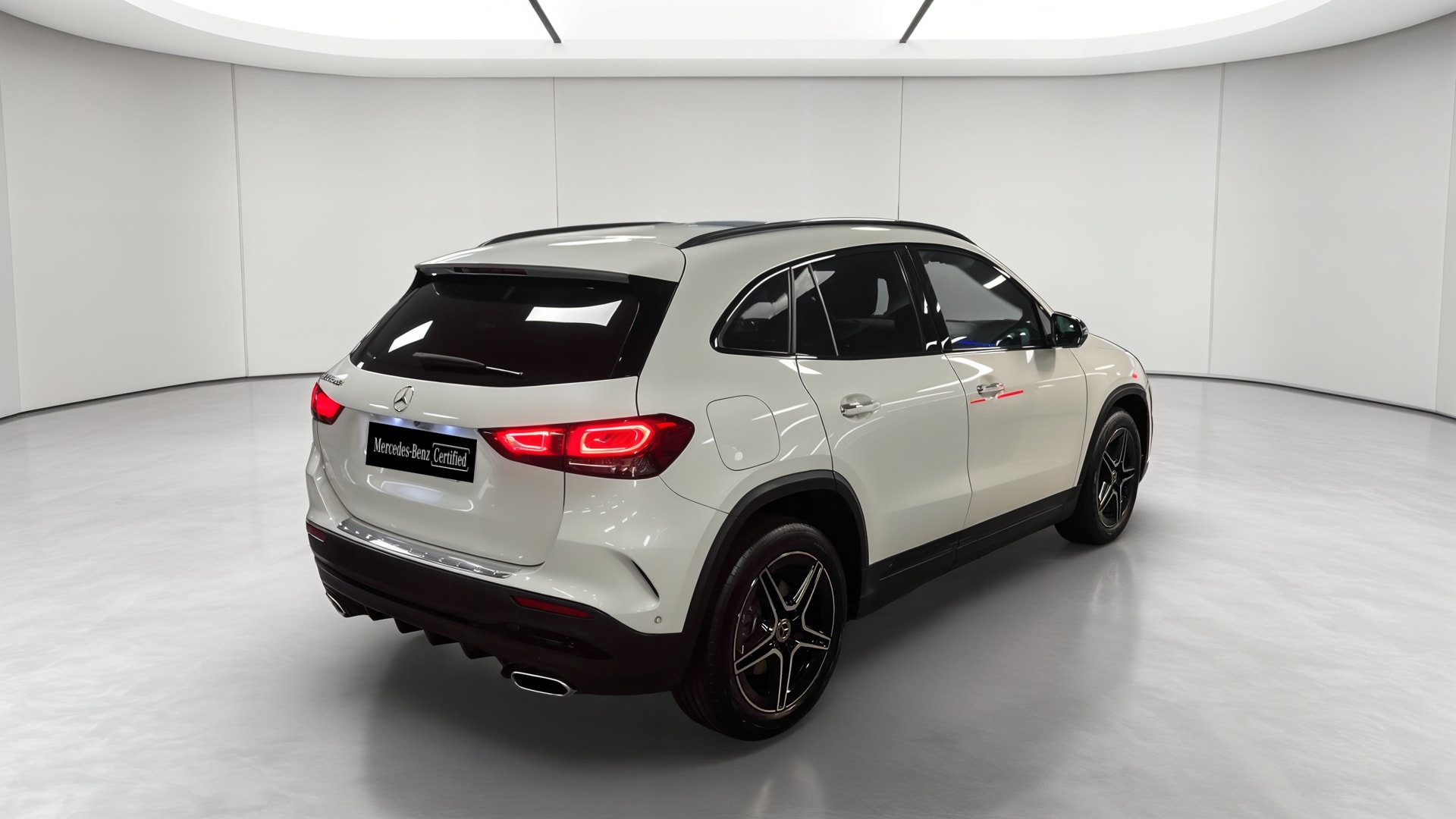 Mercedes-Benz GLA 250 e 8G-DCT AMG Line — 3/4 arrière droit