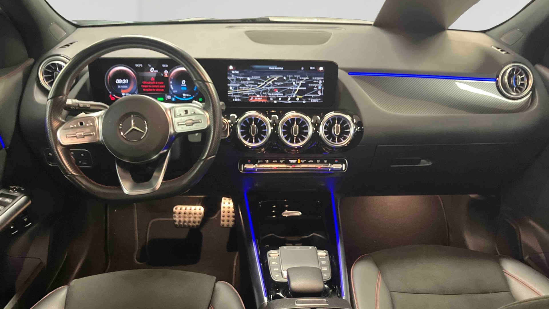 Mercedes-Benz GLA 250 e 8G-DCT AMG Line — Planche de bord