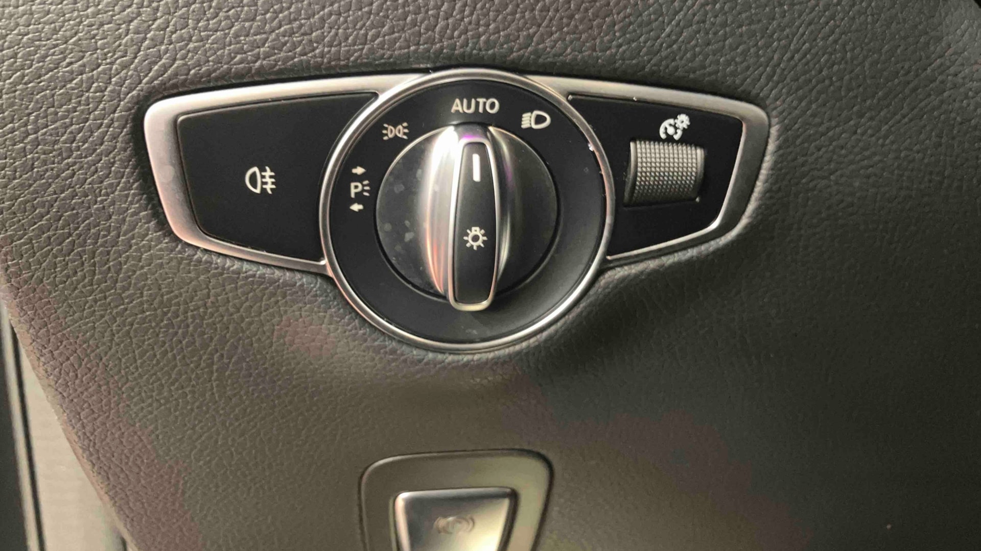 Mercedes-Benz EQC 400 4Matic AMG Line — photo 18