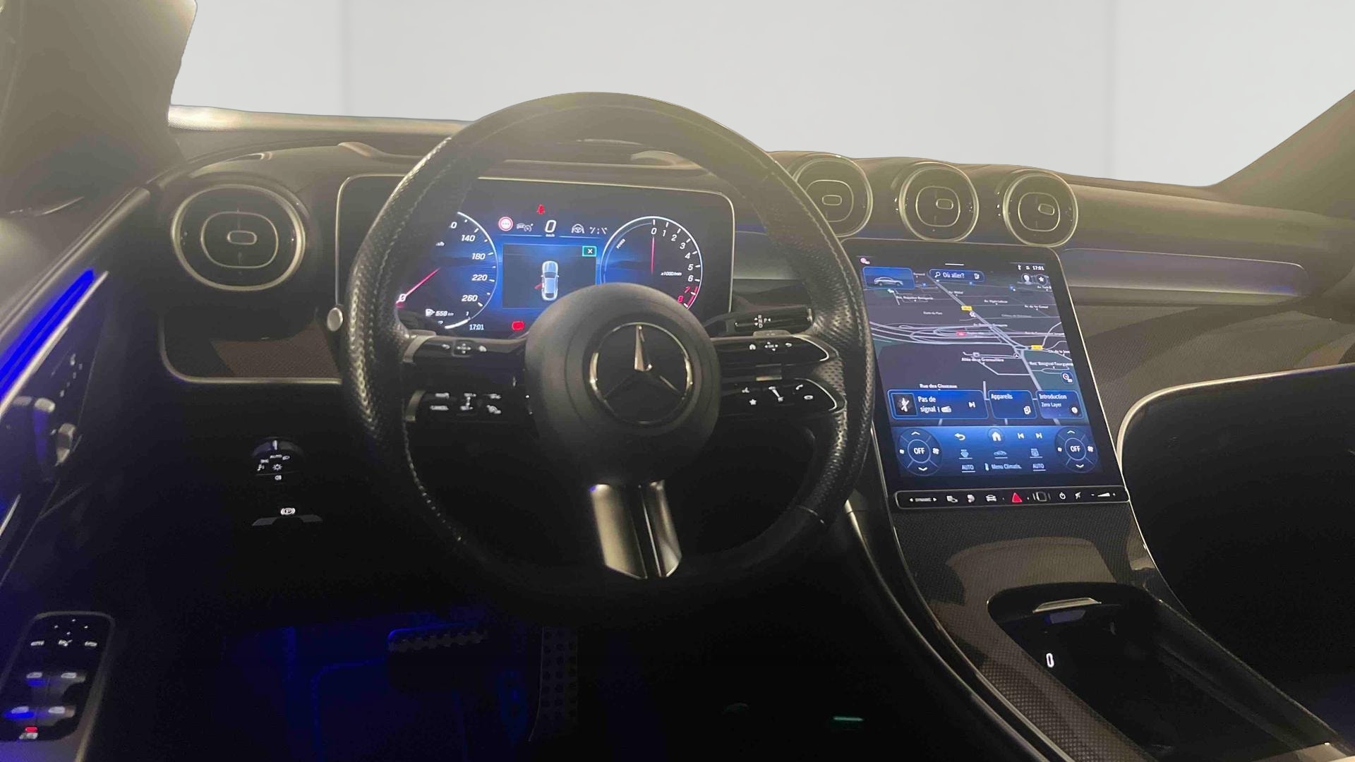 Mercedes-Benz GLC Coupe 400 e 9G-Tronic 4Matic AMG Line — Poste de pilotage