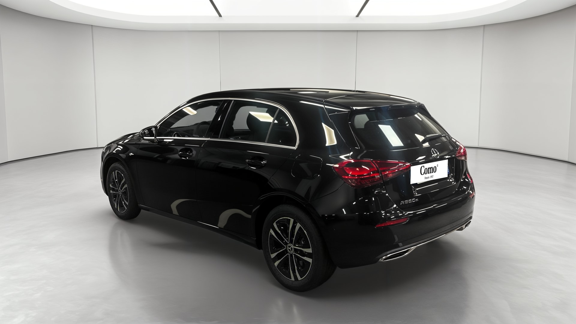 Mercedes-Benz Classe A 250 e Hybrid EQ Progressive Line — 3/4 arrière gauche