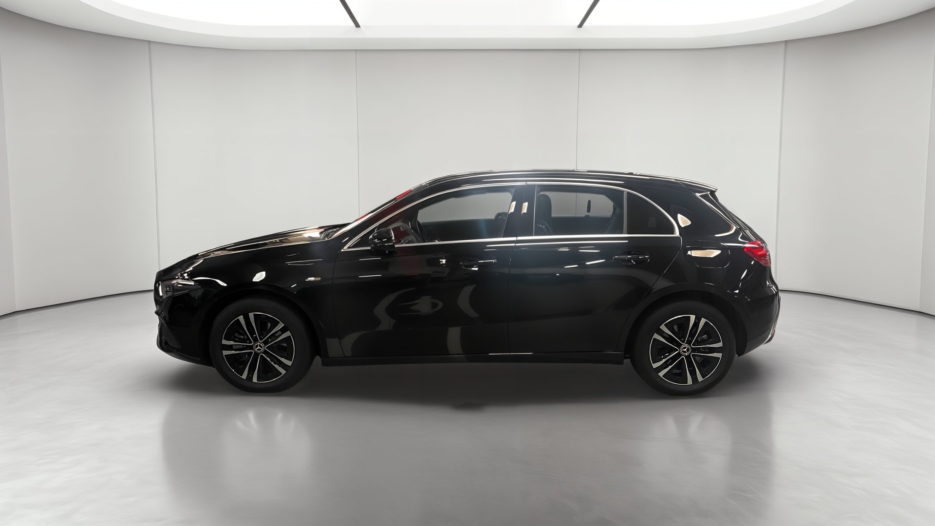 Mercedes-Benz Classe A 250 e Hybrid EQ Progressive Line — Profil gauche
