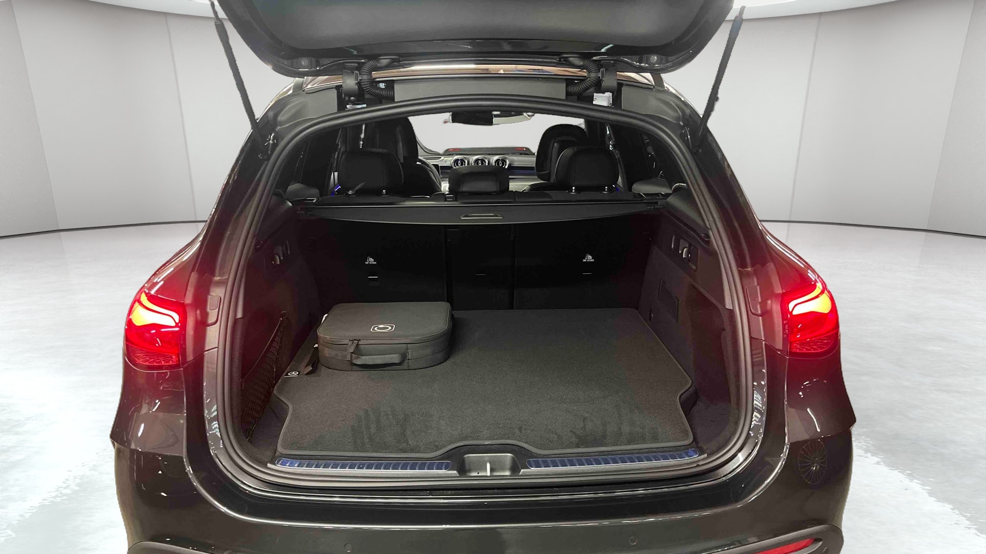 Mercedes-Benz GLC 300 de Hybrid EQ 4Matic AMG Line + — Coffre