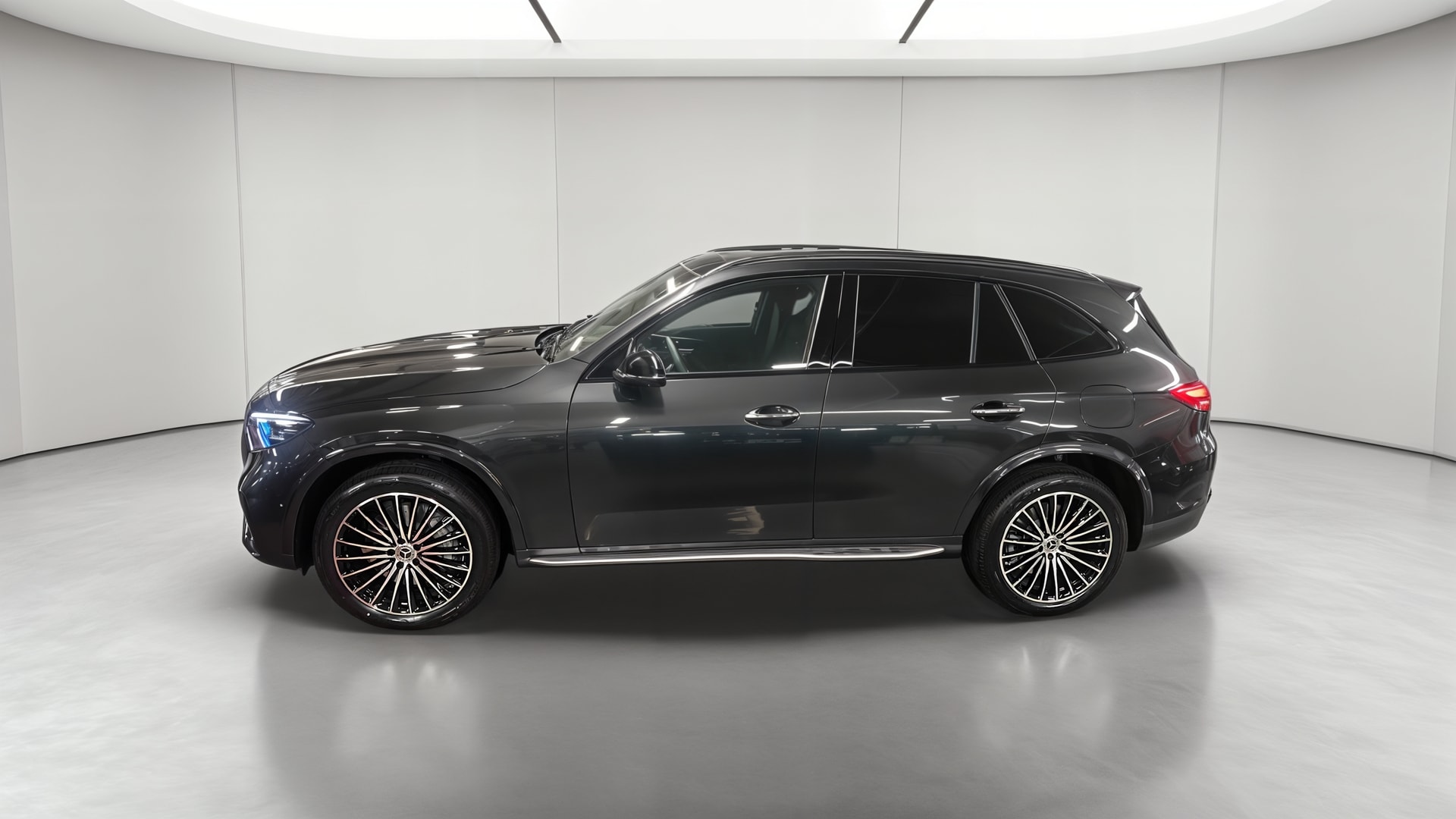 Mercedes-Benz GLC 300 de Hybrid EQ 4Matic AMG Line + — Profil gauche