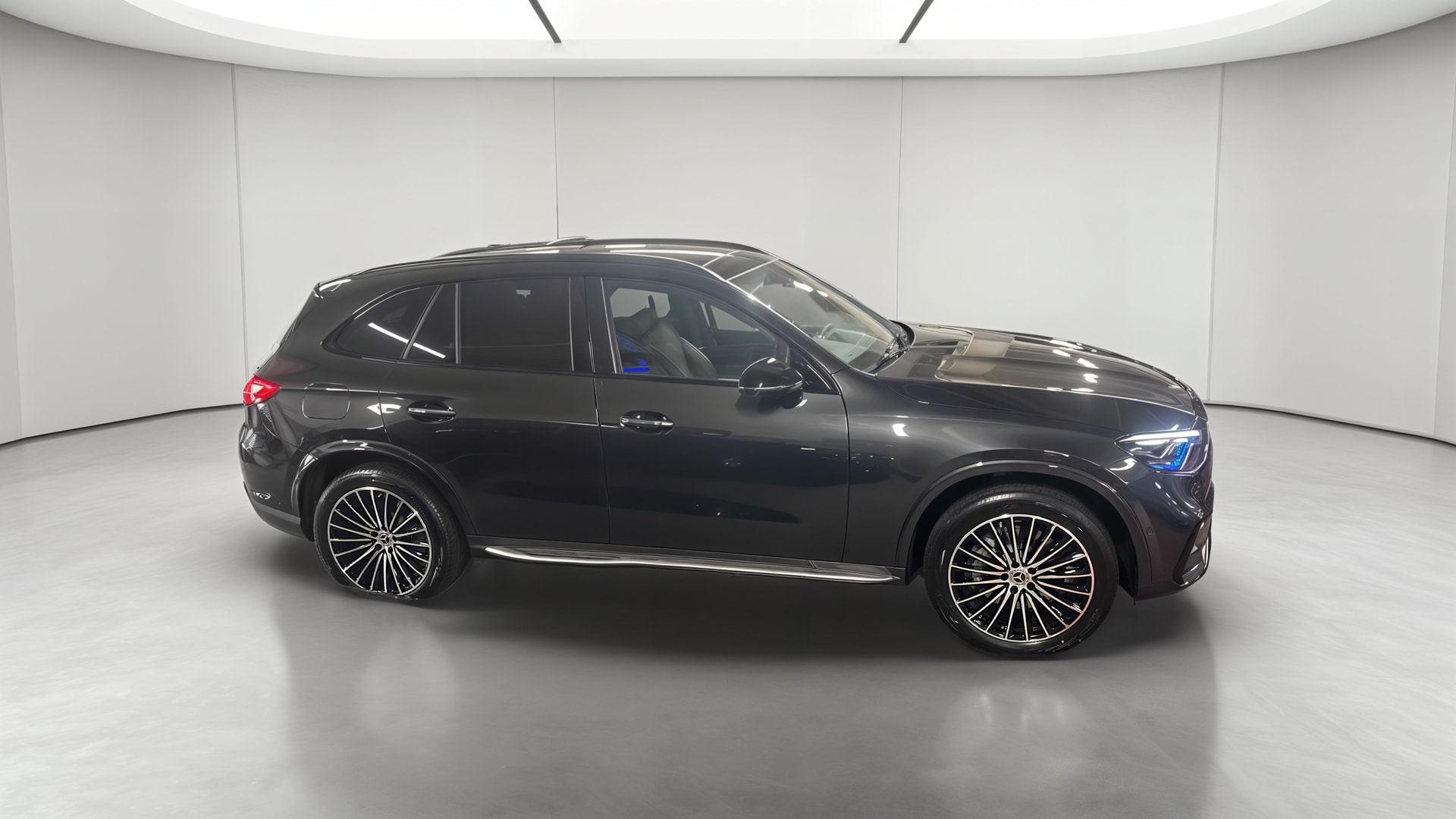 Mercedes-Benz GLC 300 de Hybrid EQ 4Matic AMG Line + — Profil droit
