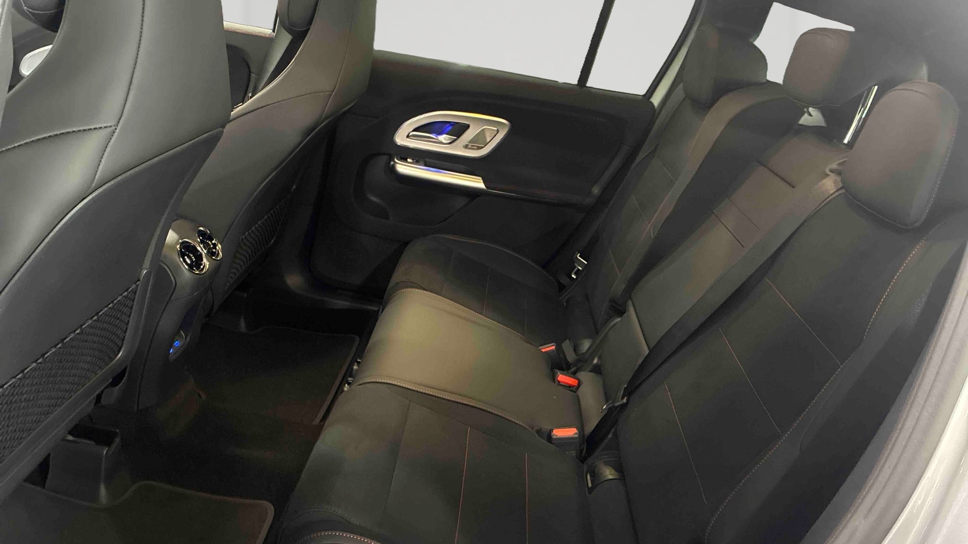 Mercedes-Benz GLB 200 Business Line Executive — Siège arrière gauche