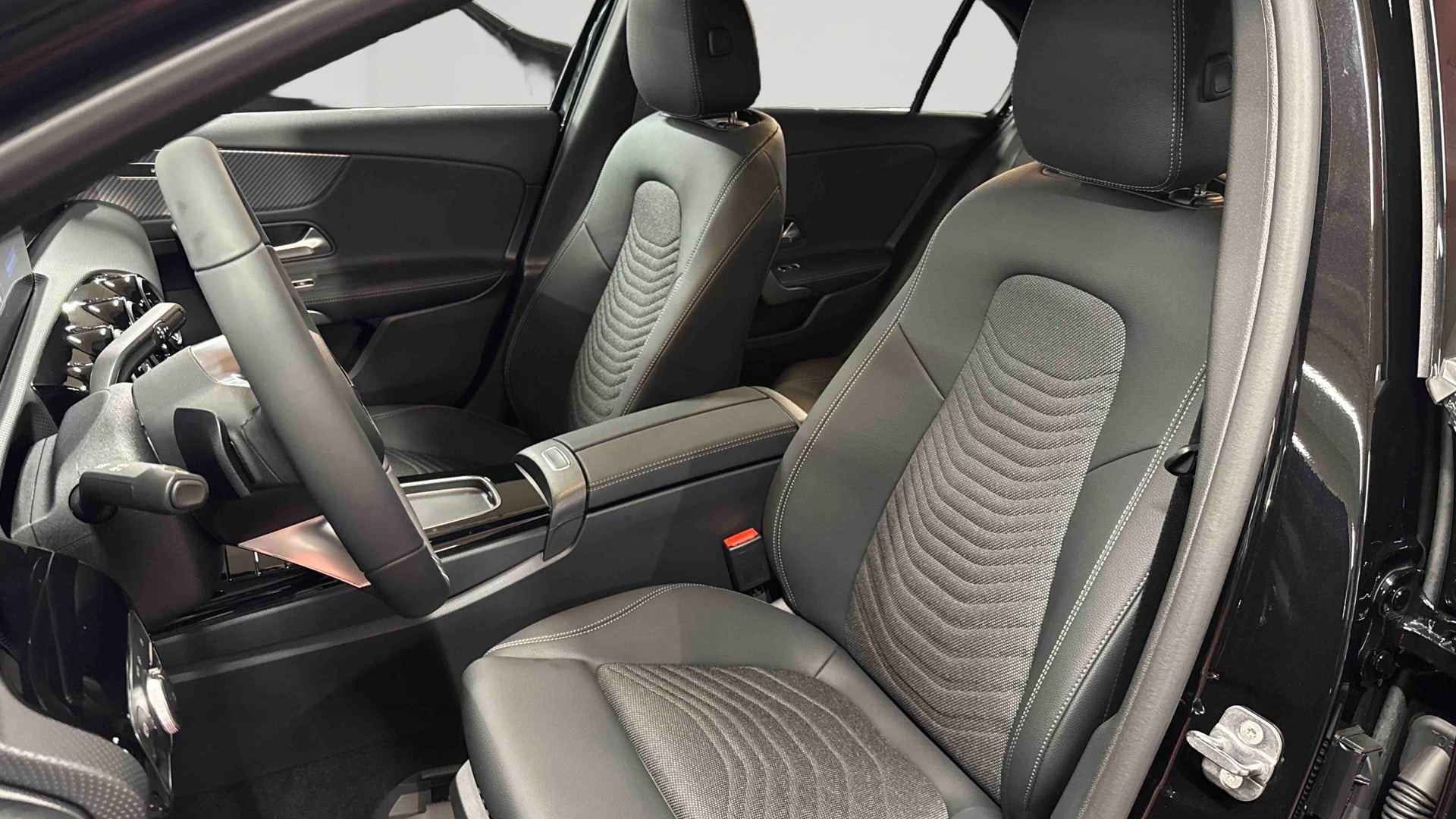 Mercedes-Benz Classe A 250 e Hybrid EQ Progressive Line — Siège conducteur