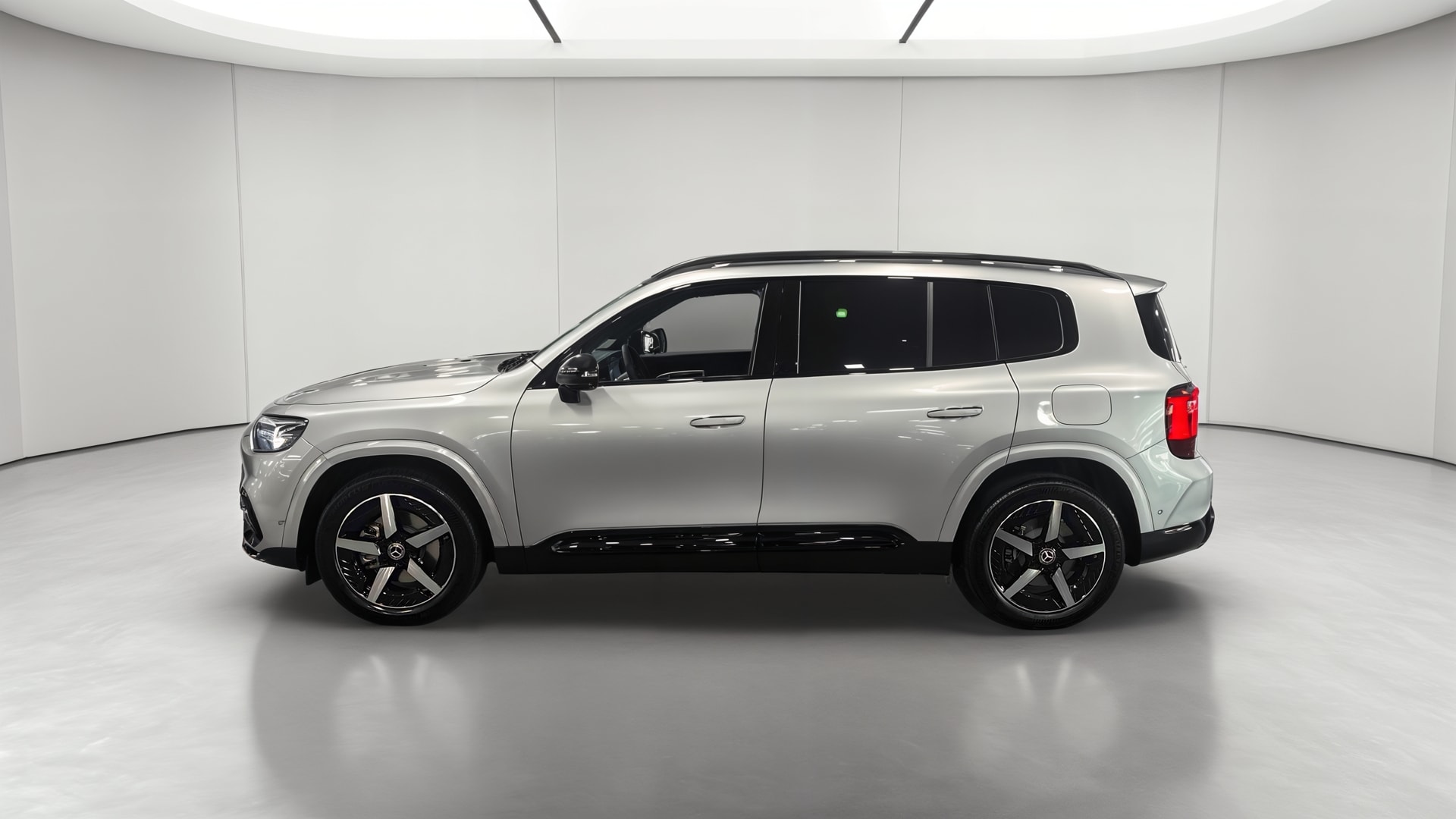 Mercedes-Benz GLB 200 Business Line Executive — Profil gauche
