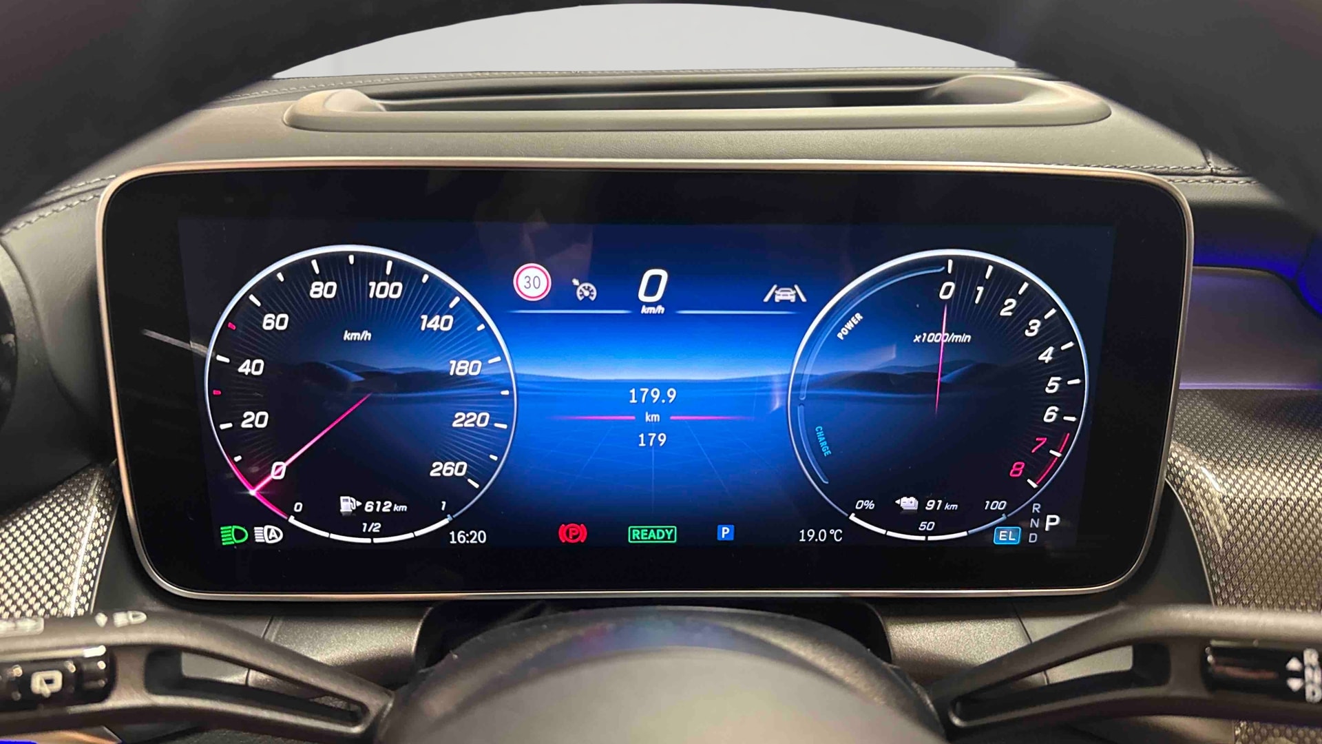 Mercedes-Benz GLC 300 e Hybrid EQ 4Matic AMG Line + — photo 17