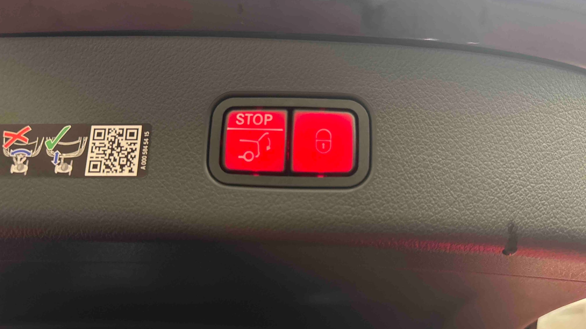 Mercedes-Benz GLC 300 e Hybrid EQ 4Matic AMG Line + — photo 24