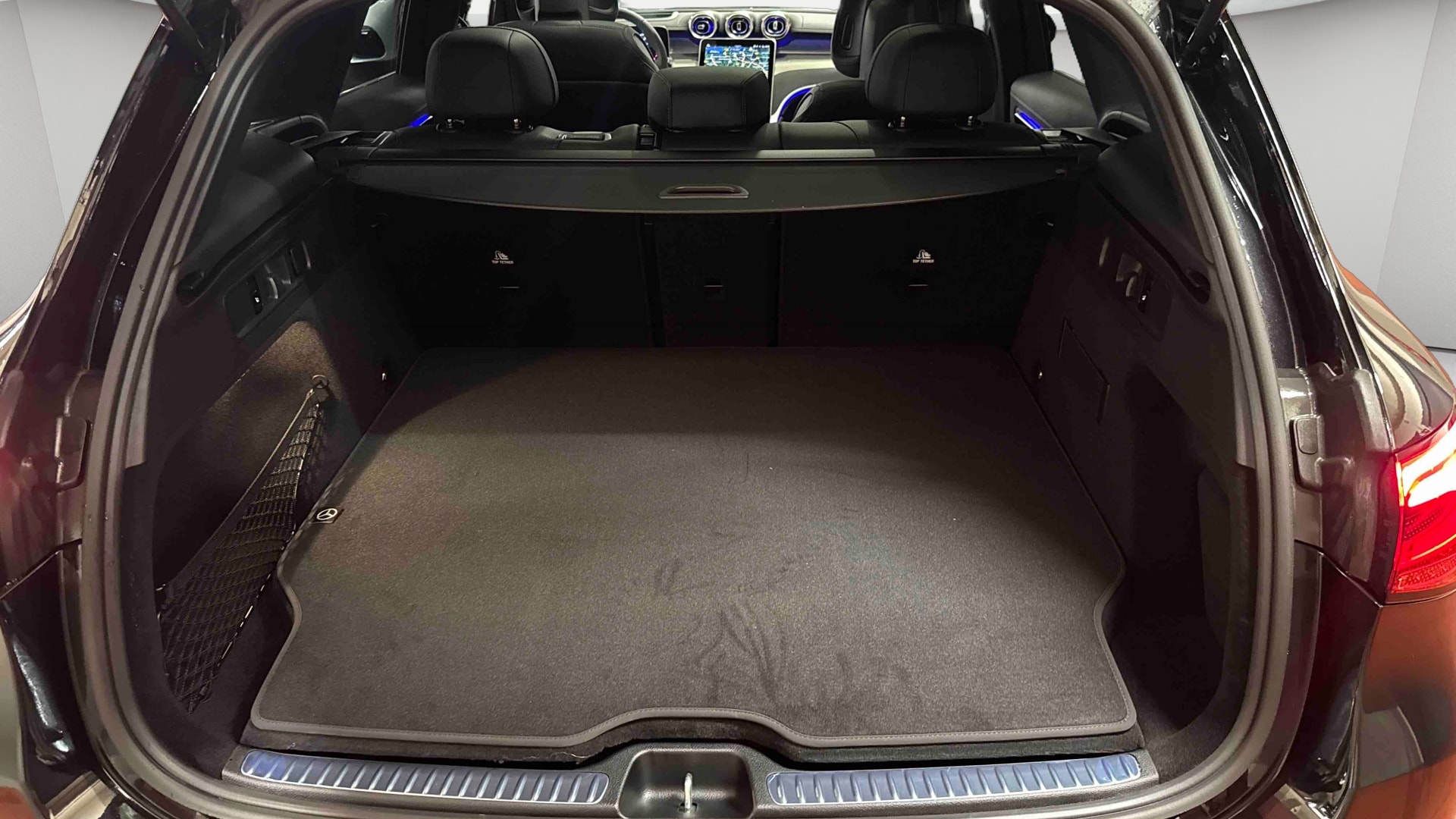 Mercedes-Benz GLC 300 e Hybrid EQ 4Matic AMG Line + — Coffre