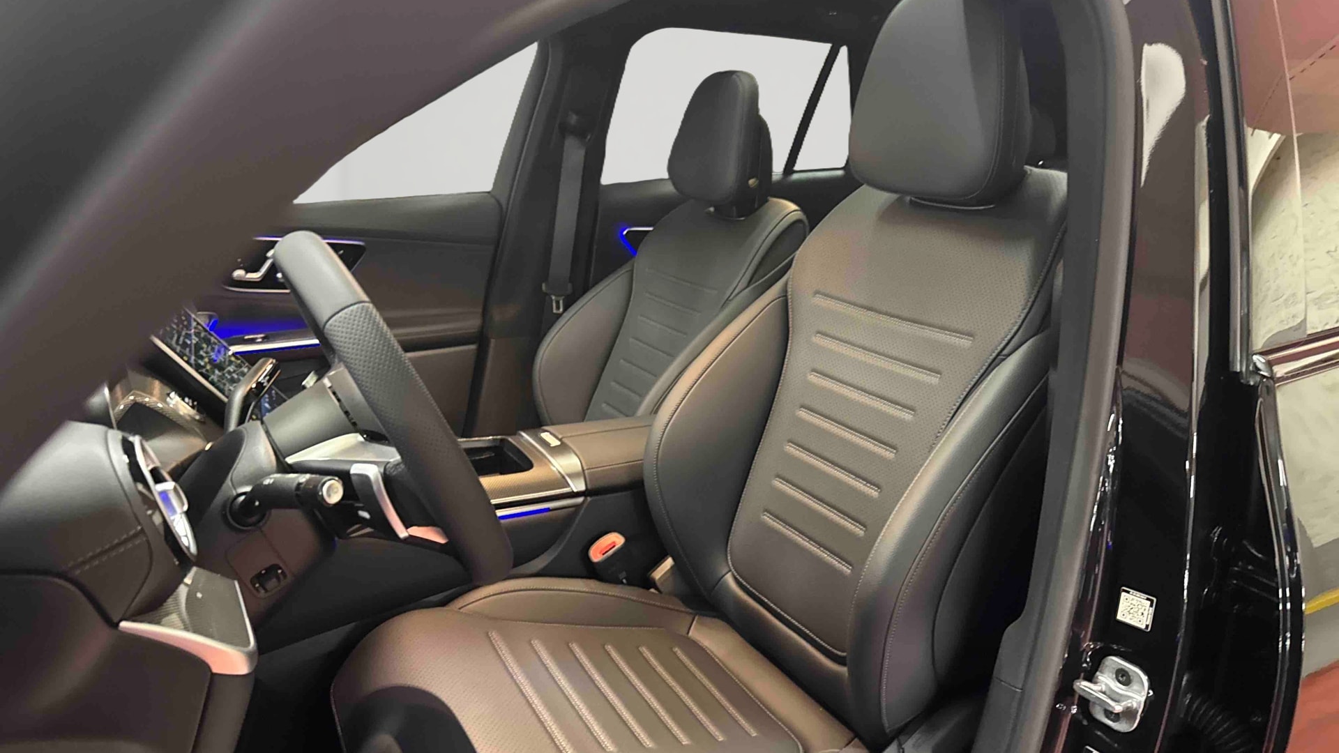 Mercedes-Benz GLC 300 e Hybrid EQ 4Matic AMG Line + — Siège conducteur