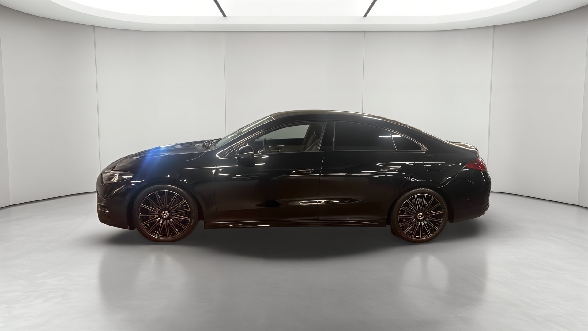 Mercedes-Benz CLA 200 8F-eDCT Business Line Executive — Profil gauche