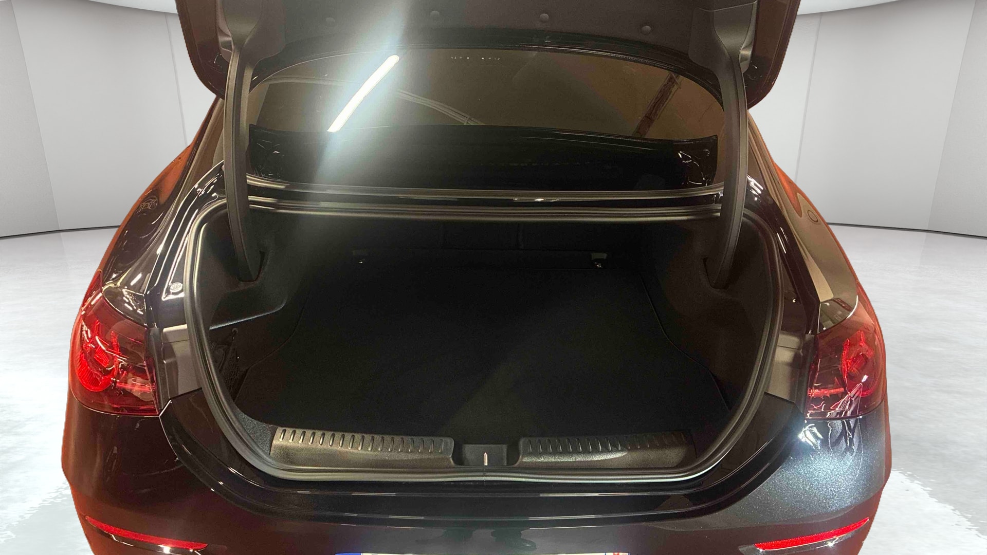 Mercedes-Benz CLA 200 8F-eDCT Business Line Executive — Coffre