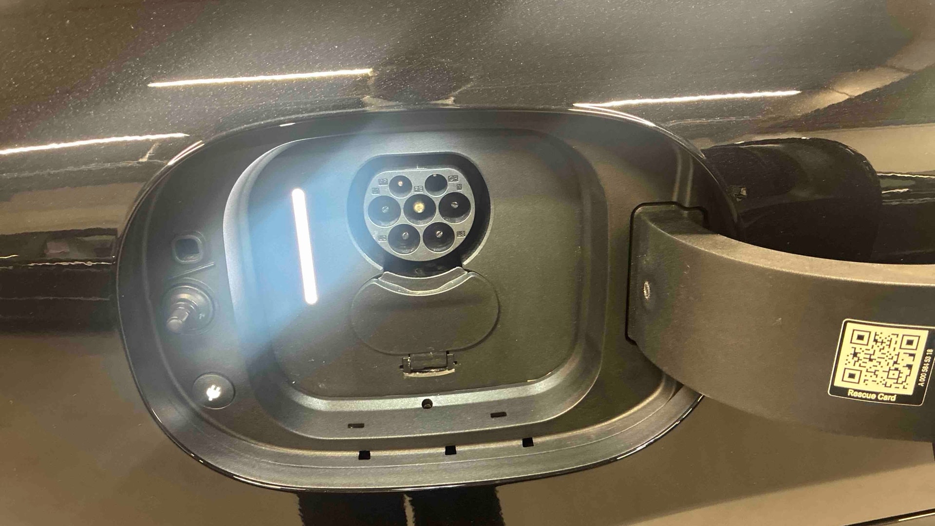 Mercedes-Benz GLC 400 EQ 4M AMG Line — photo 16