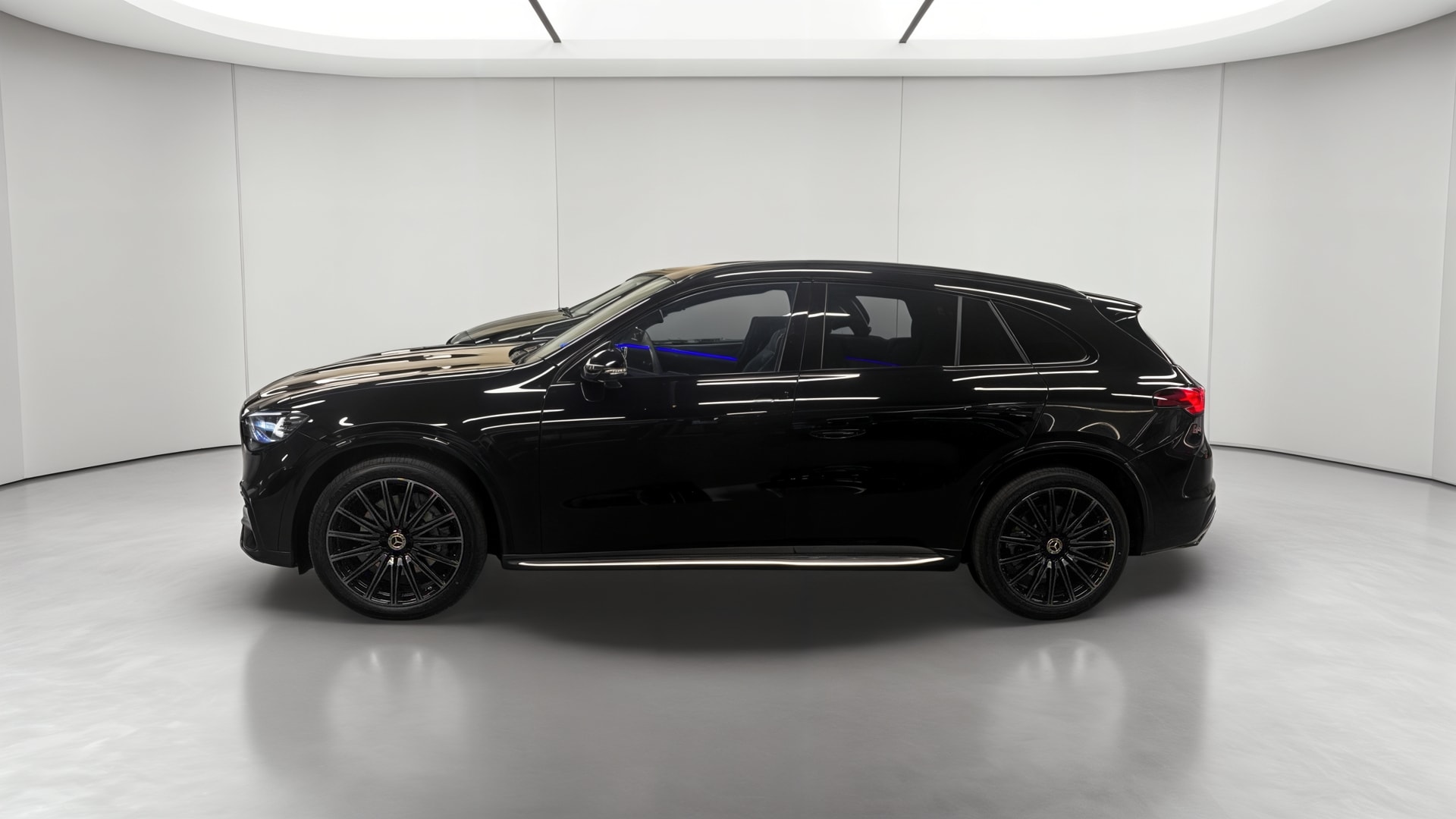 Mercedes-Benz GLC 400 EQ 4M AMG Line — Profil gauche