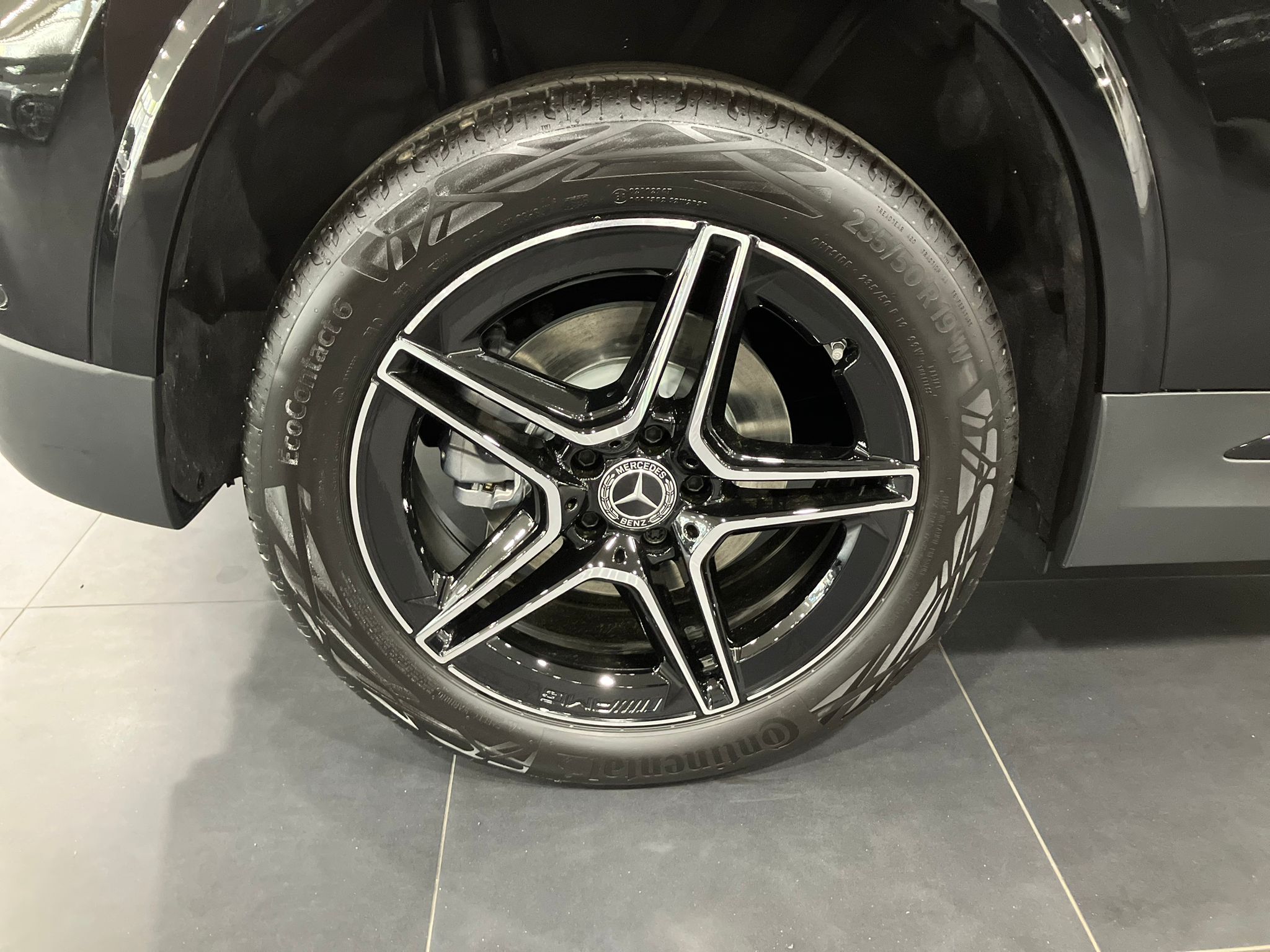 Mercedes-Benz GLA 250 e Hybrid EQ 8G-DCT Edition 140 — Jante
