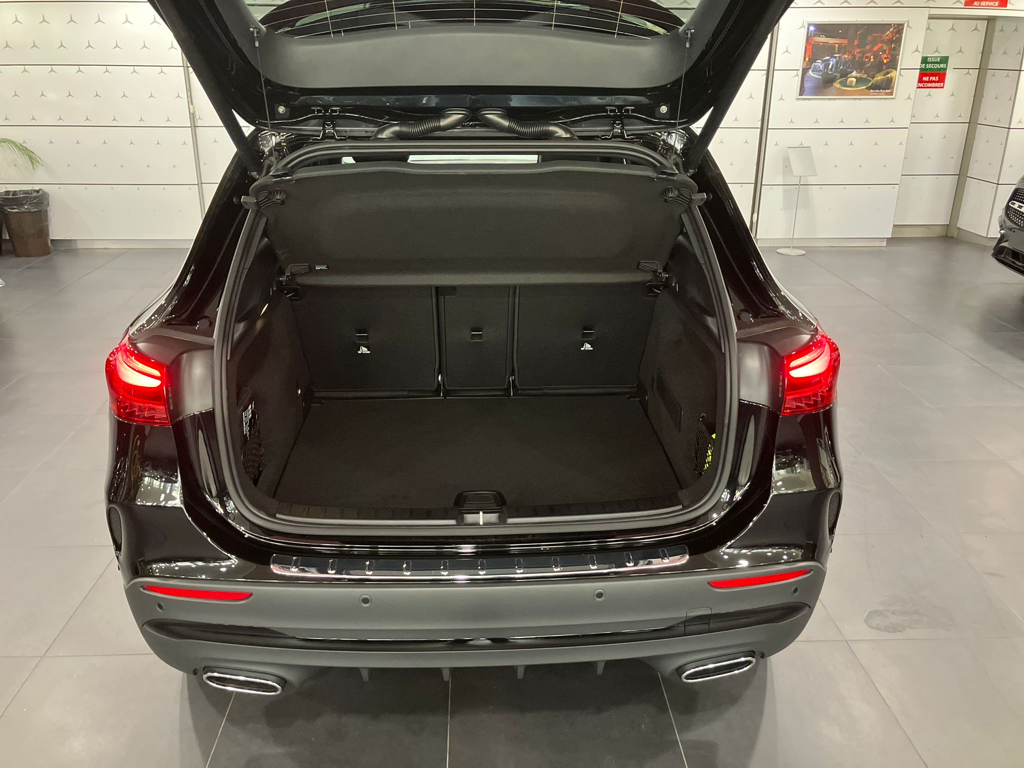 Mercedes-Benz GLA 250 e Hybrid EQ 8G-DCT Edition 140 — Coffre