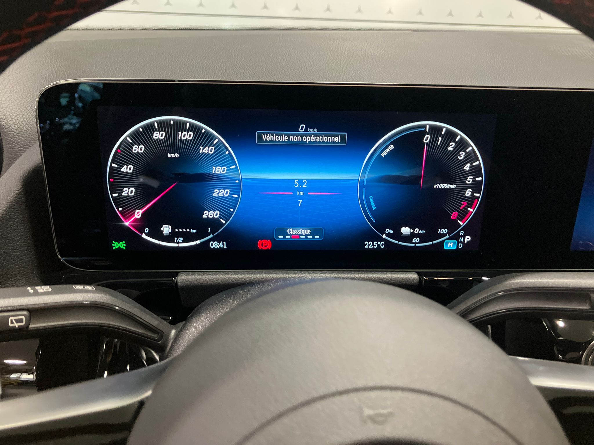 Mercedes-Benz GLA 250 e Hybrid EQ 8G-DCT Edition 140 — Bloc compteur