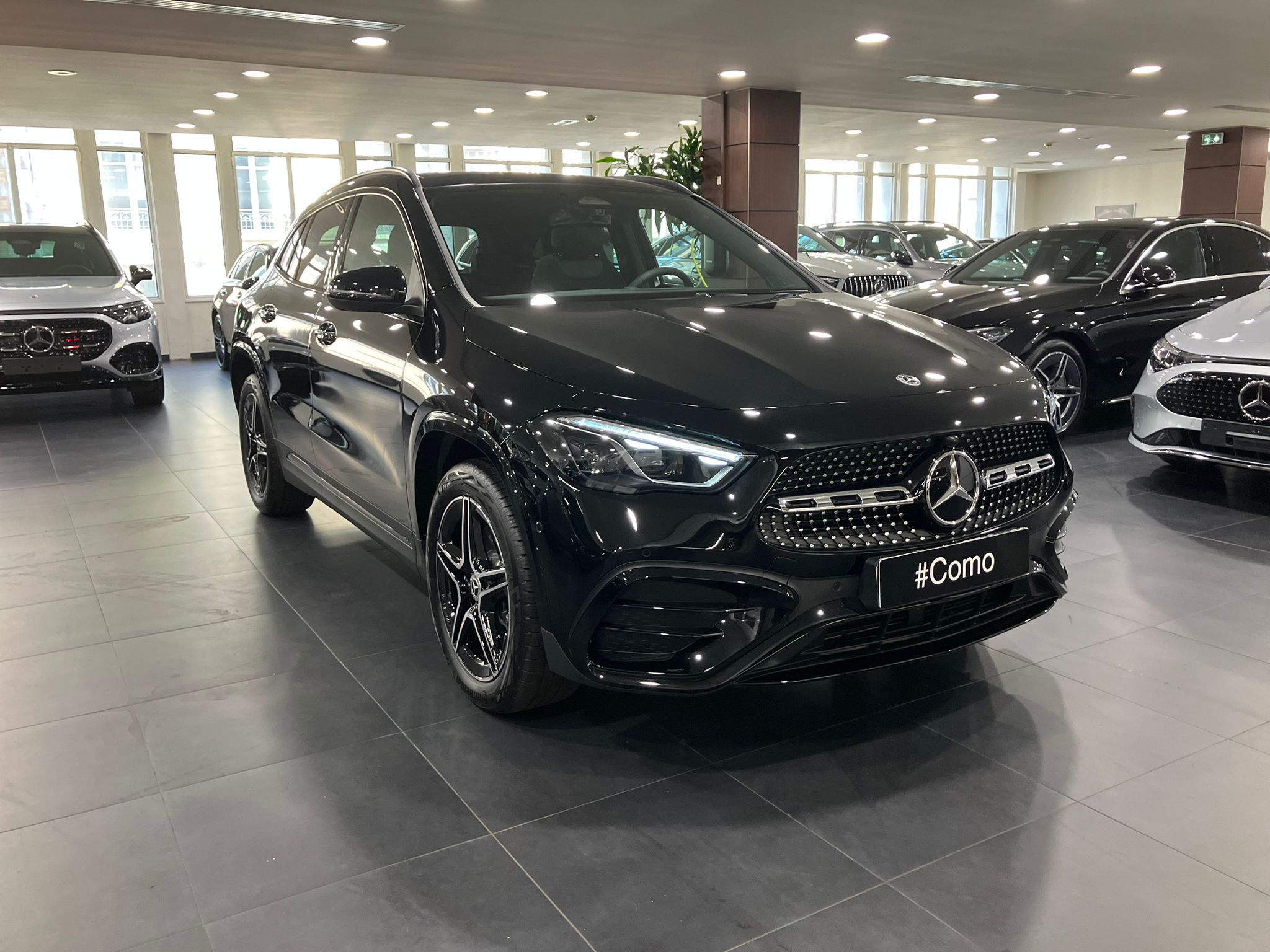 Mercedes-Benz GLA 250 e Hybrid EQ 8G-DCT Edition 140 — 3/4 avant droit