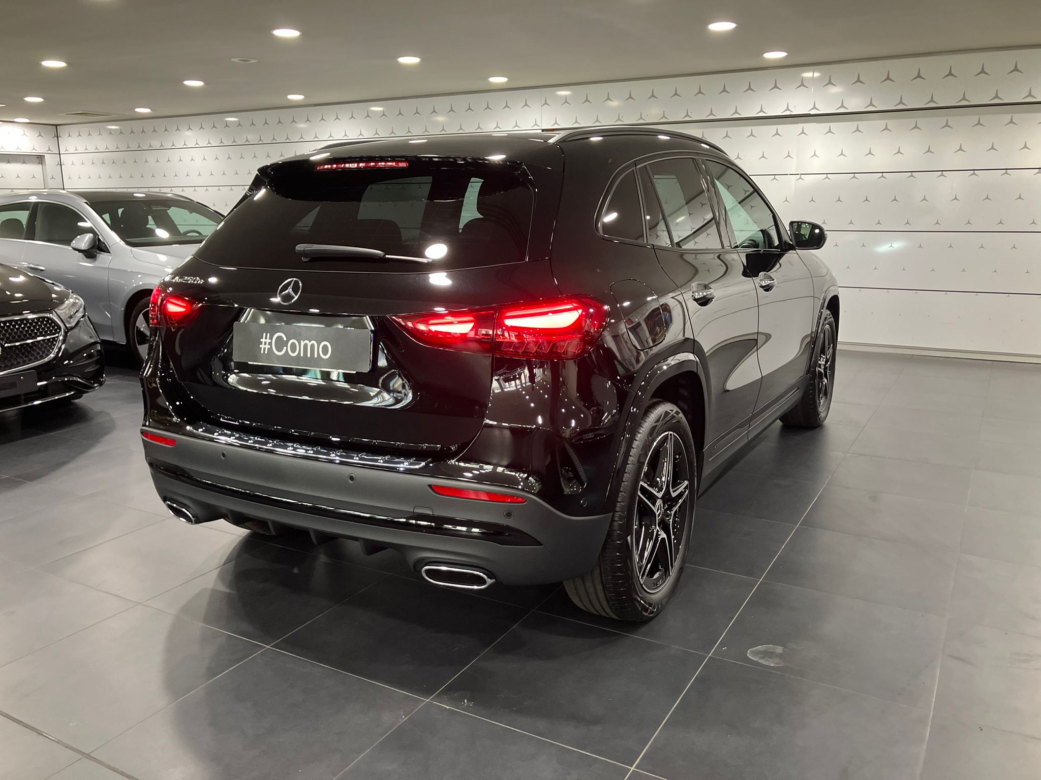 Mercedes-Benz GLA 250 e Hybrid EQ 8G-DCT Edition 140 — 3/4 arrière droit