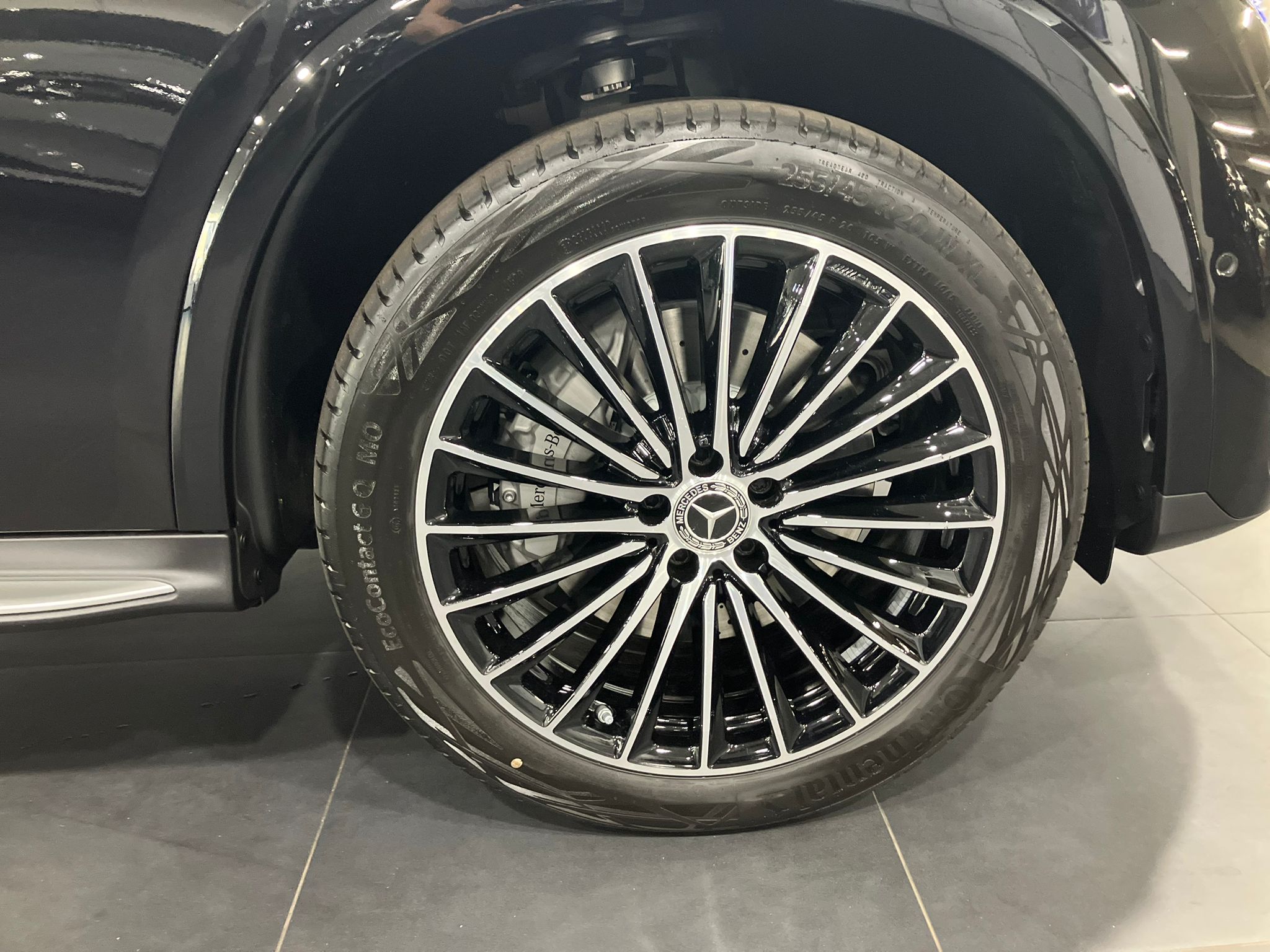 Mercedes-Benz GLC Coupe 300 e Hybrid EQ 4Matic AMG Line + — Jante arrière gauche