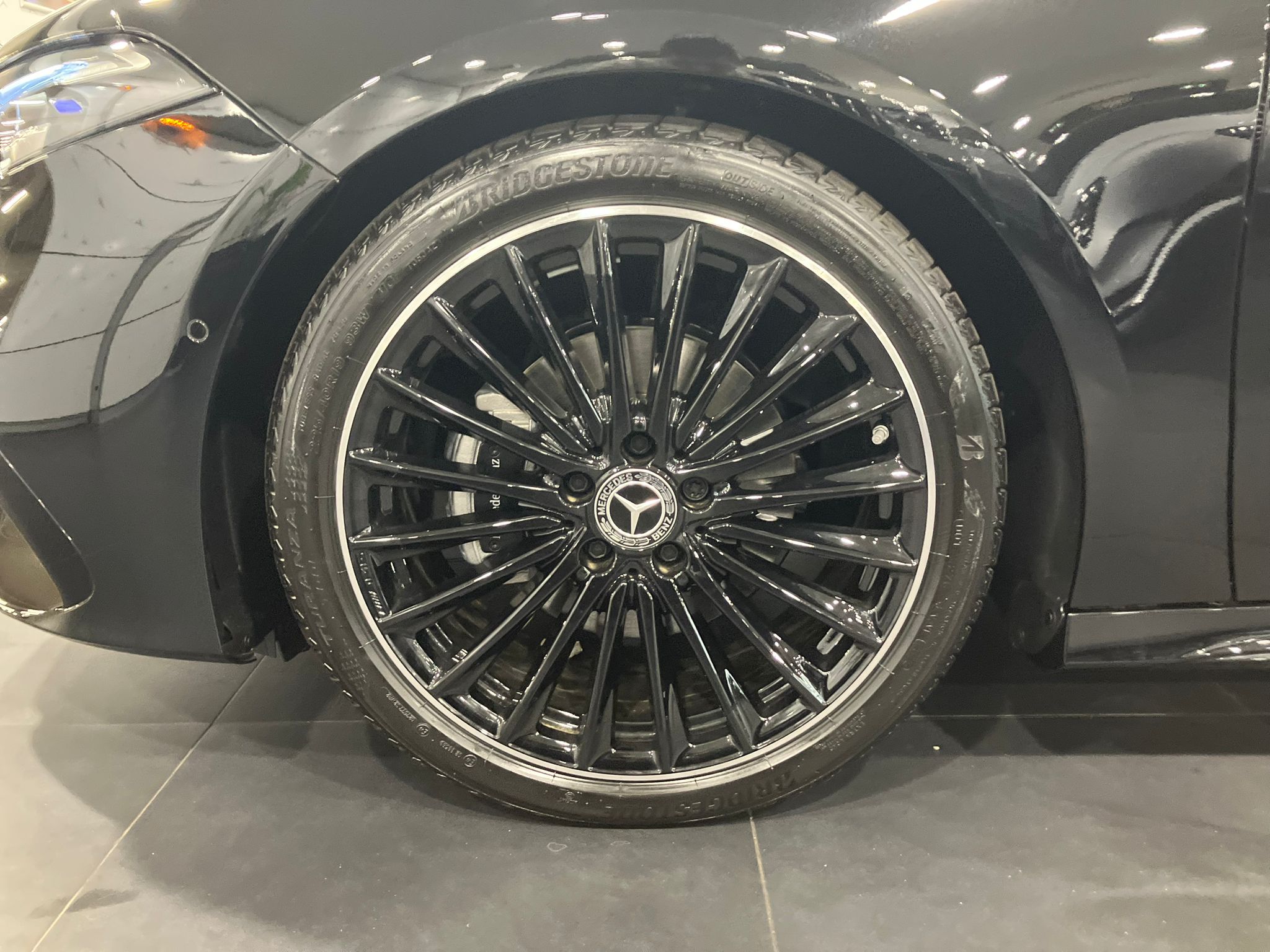 Mercedes-Benz Classe A 200 d AMG Line — Jante avant gauche