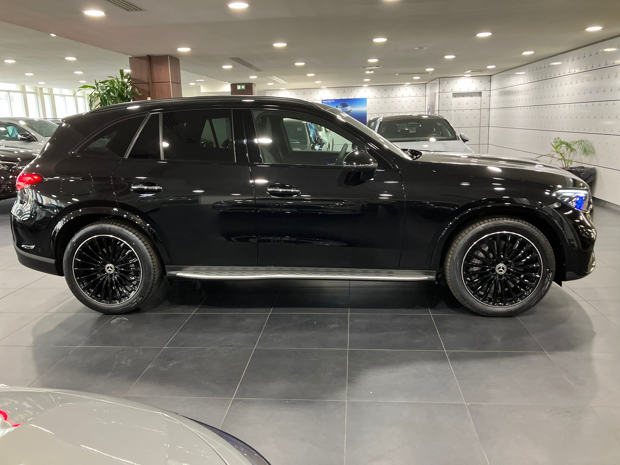 Mercedes-Benz GLC 220 d 4Matic AMG Line — Profil droit