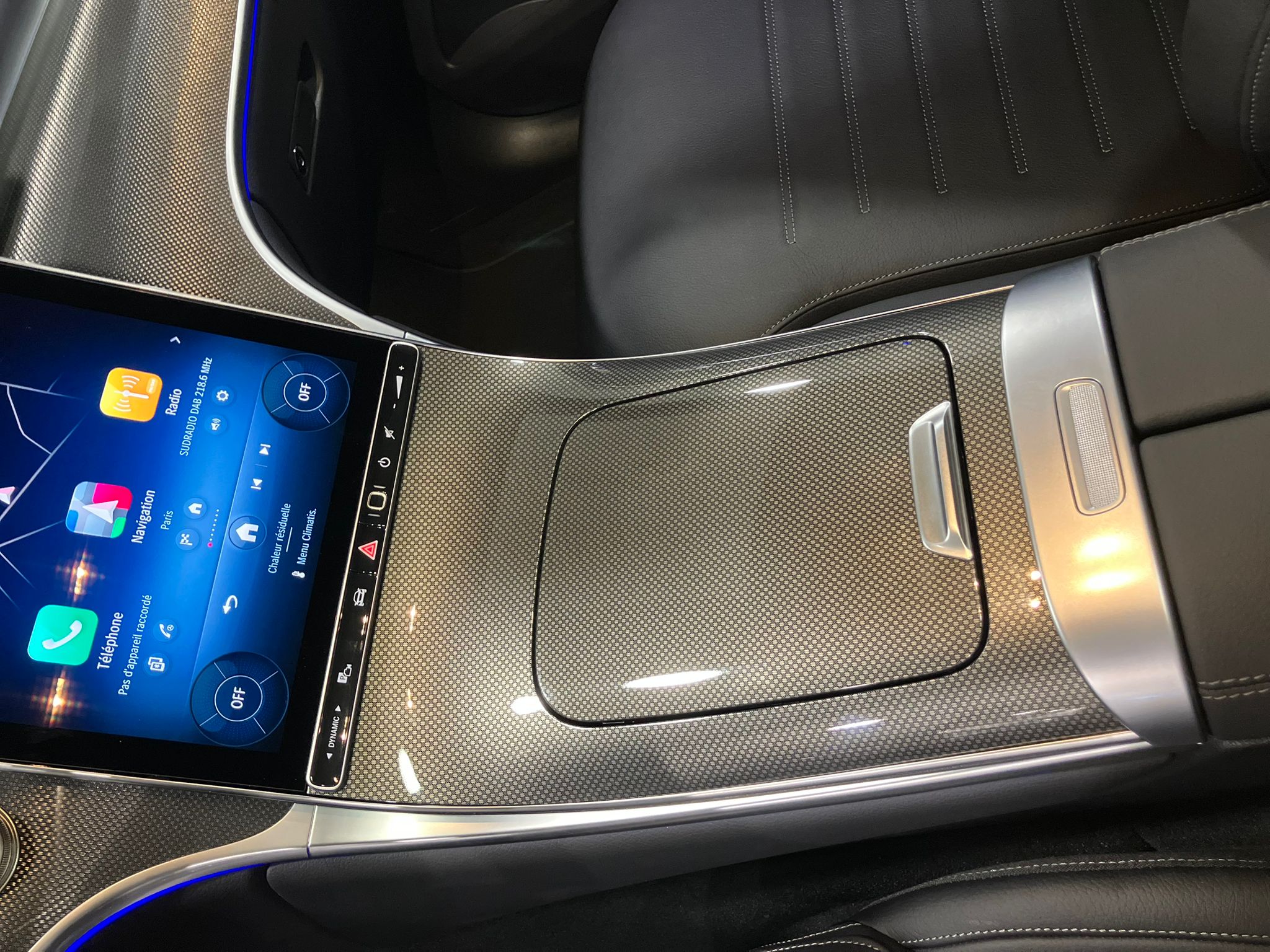 Mercedes-Benz GLC 220 d 4Matic AMG Line — Console centrale