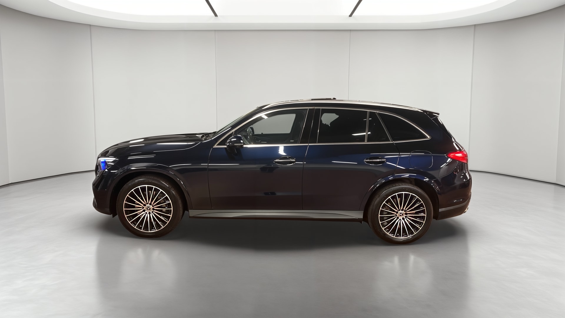 Mercedes-Benz GLC 400 e 9G-Tronic 4Matic AMG Line — Profil gauche