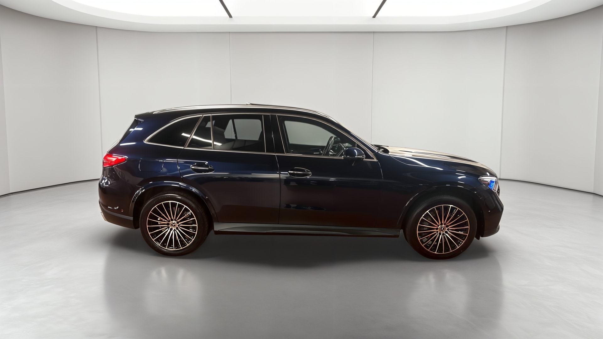 Mercedes-Benz GLC 400 e 9G-Tronic 4Matic AMG Line — Profil droit