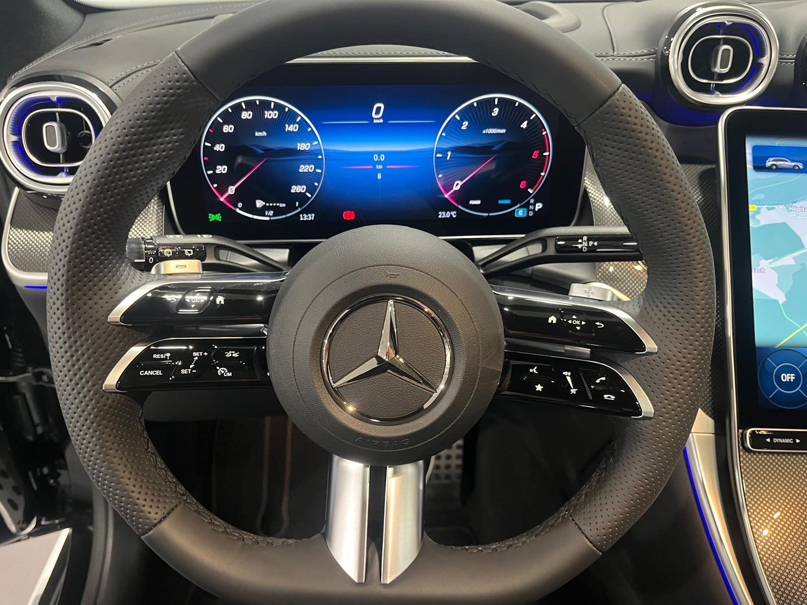 Mercedes-Benz GLC 220 d 4Matic AMG Line — Poste de pilotage