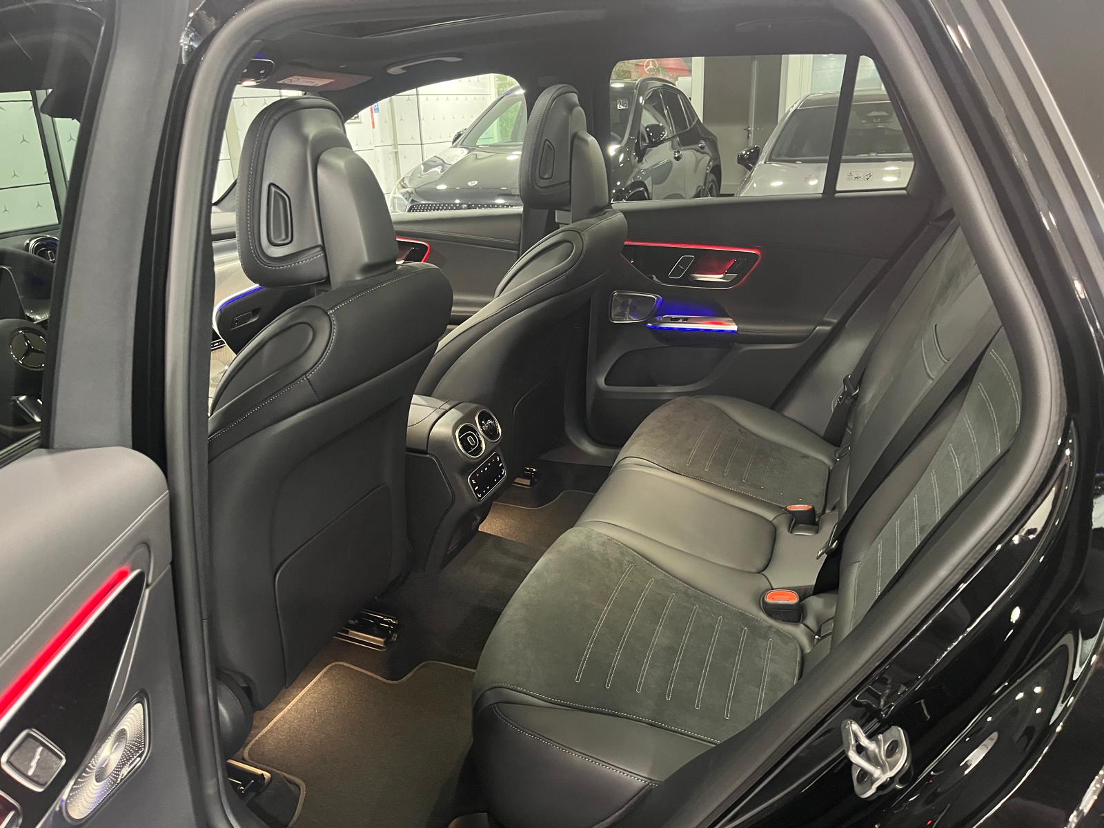 Mercedes-Benz GLC 220 d 4Matic AMG Line — Siège arrière gauche
