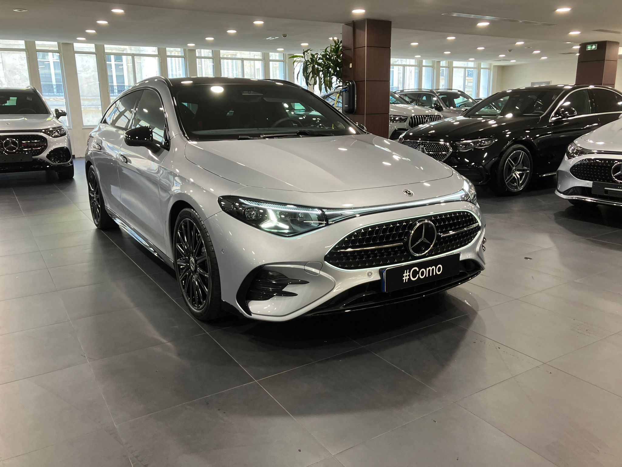 Mercedes-Benz CLA Shooting Brake 200 AMG Line — 3/4 avant droit