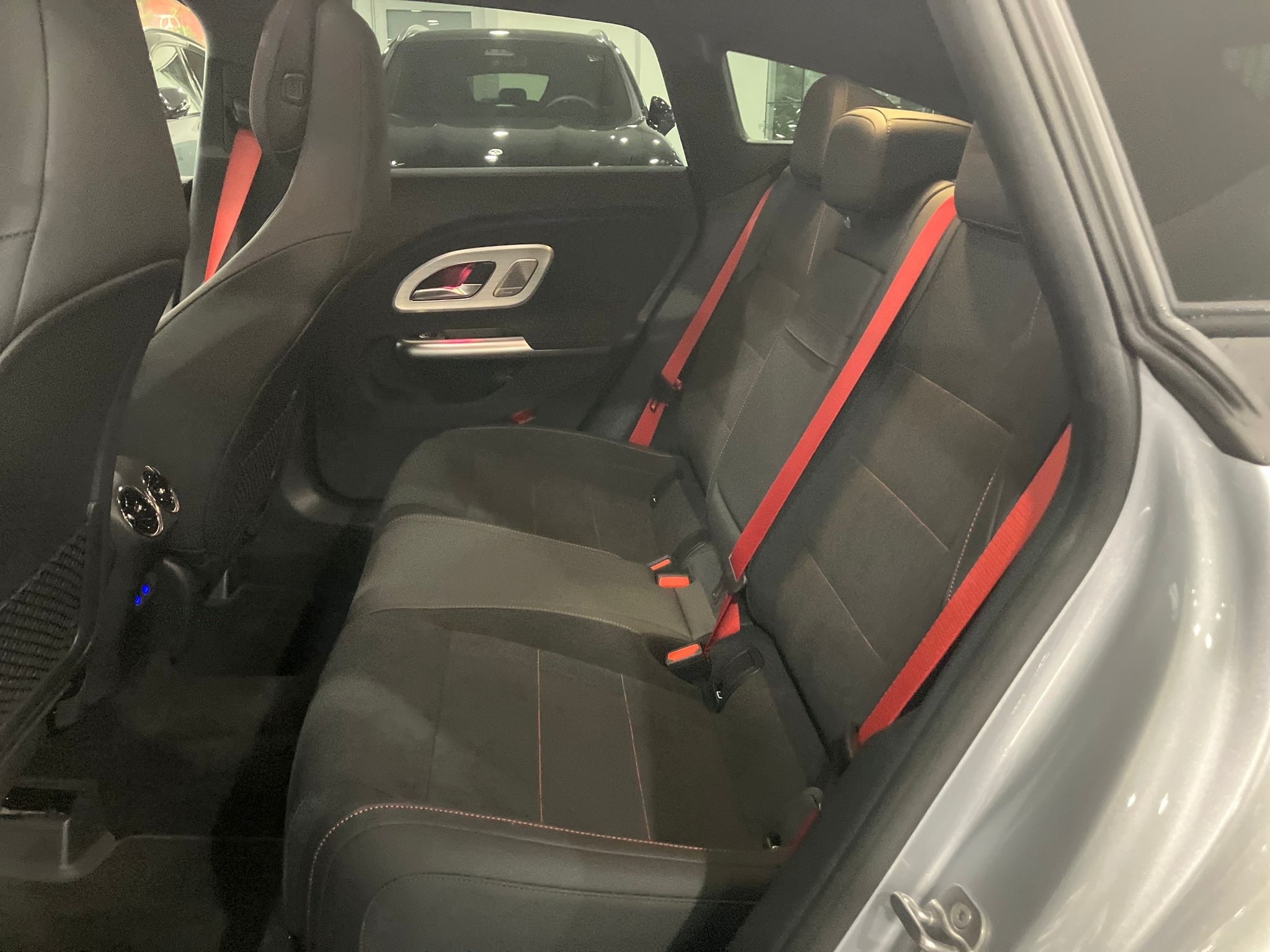 Mercedes-Benz CLA Shooting Brake 200 AMG Line — Siège arrière gauche