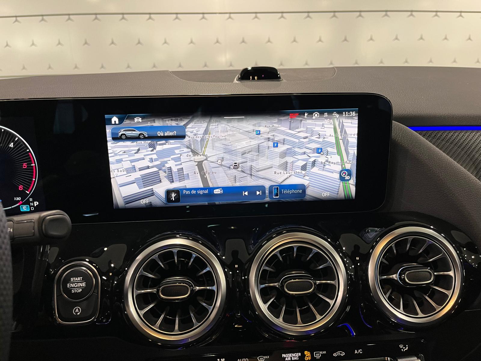 Mercedes-Benz GLA 200 d 8G-DCT Edition 140 — Console centrale - GPS