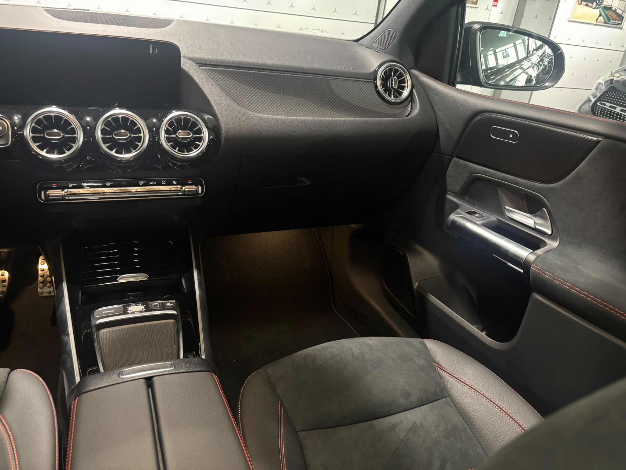 Mercedes-Benz Classe B 250 e Hybrid EQ 8G-DCT AMG Line — photo 30