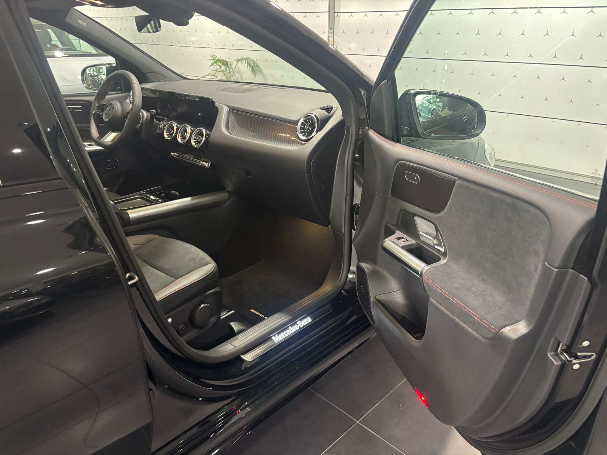 Mercedes-Benz Classe B 250 e Hybrid EQ 8G-DCT AMG Line — photo 28