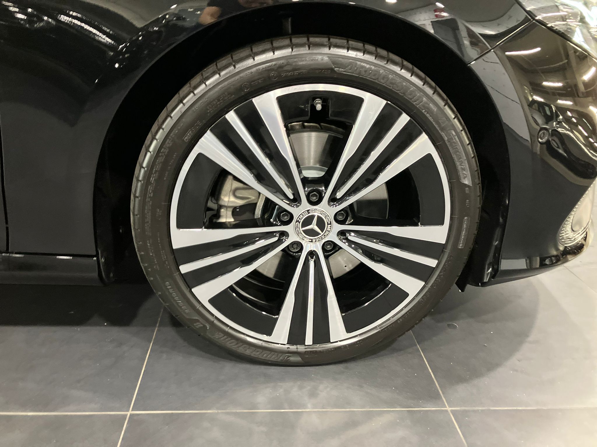 Mercedes-Benz CLA 250+ avec technologie EQ Business Edition — Jante avant droite