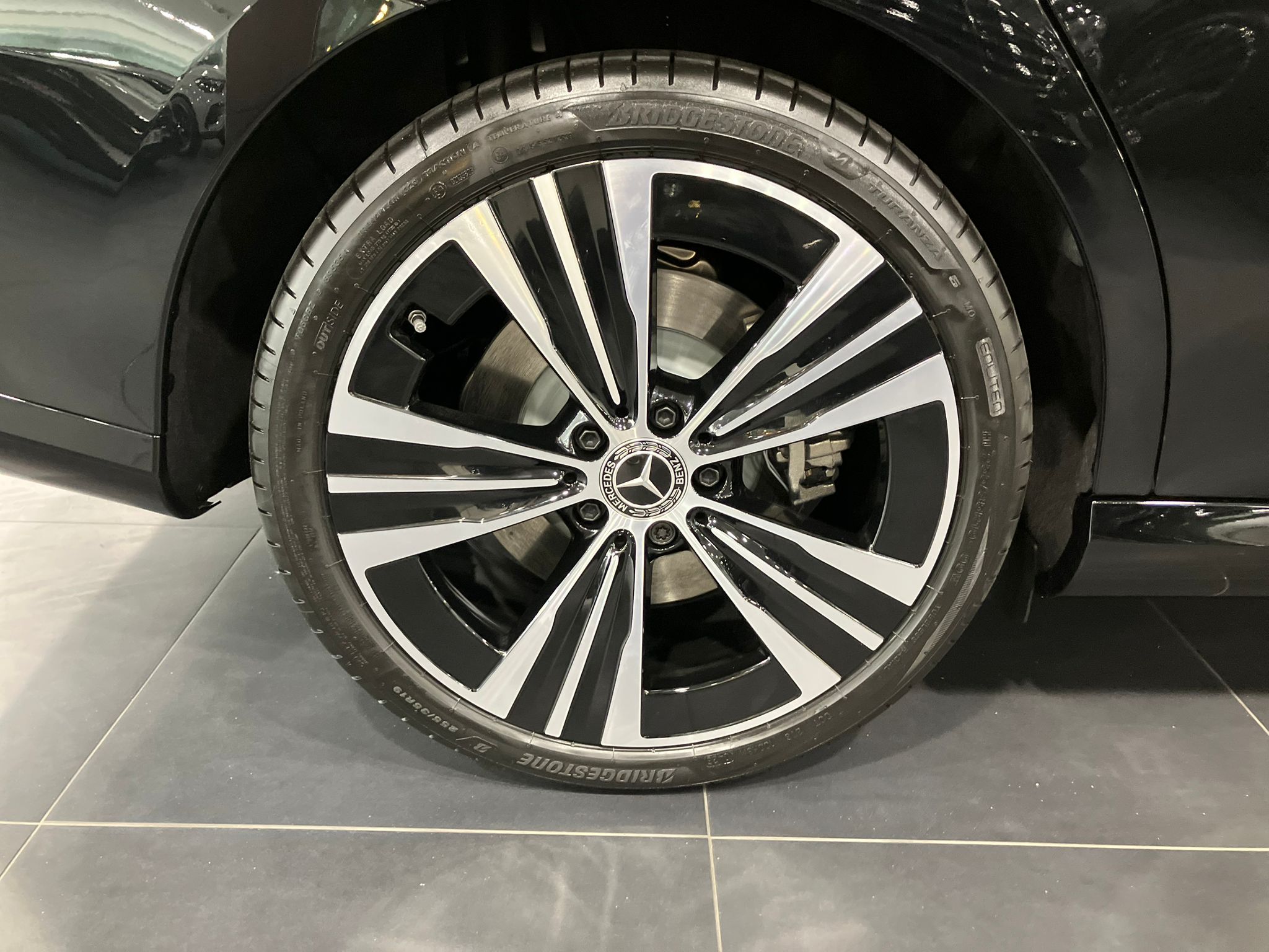 Mercedes-Benz CLA 250+ avec technologie EQ Business Edition — Jante arrière droite