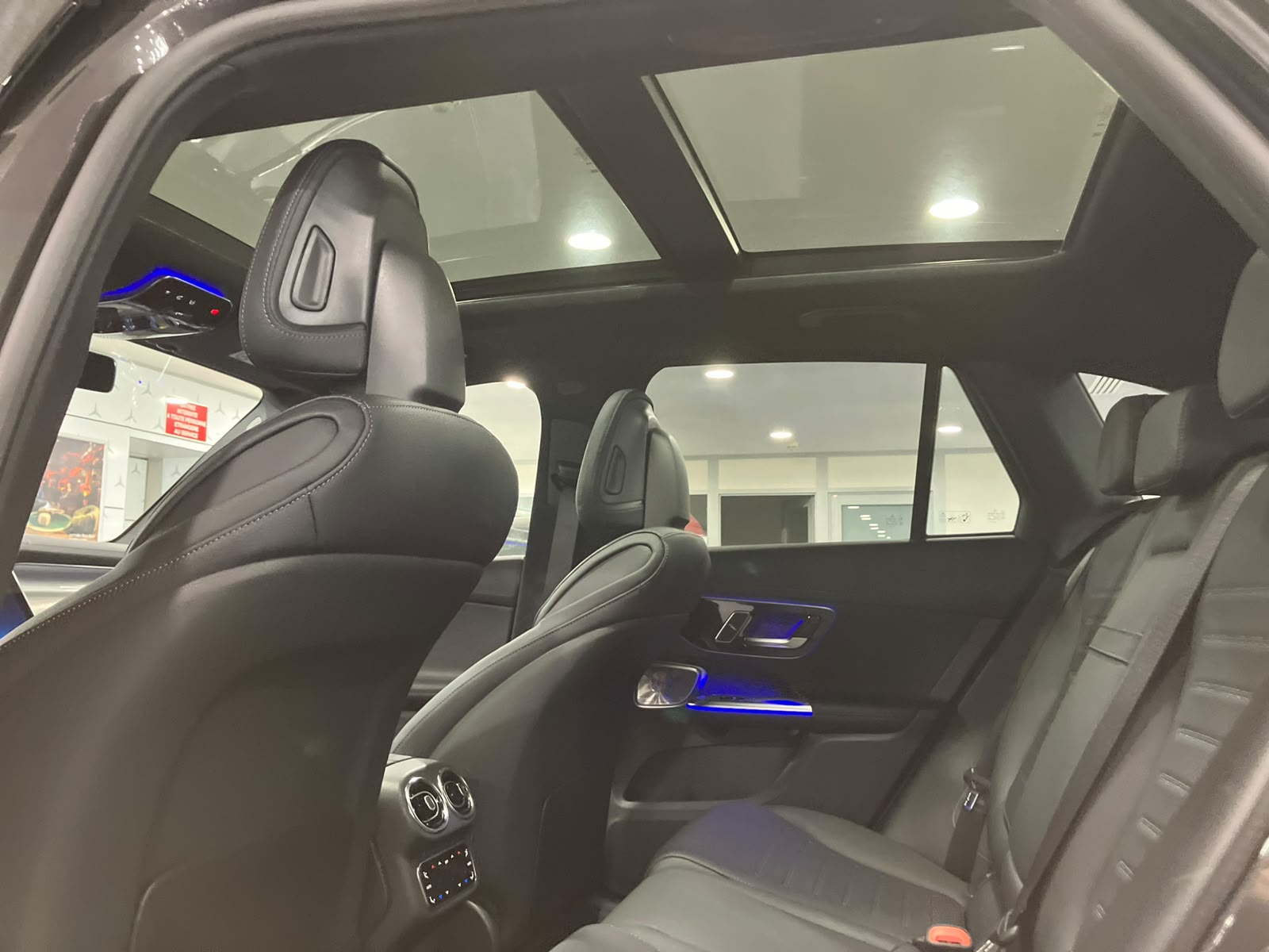 Mercedes-Benz GLC 300 e Hybrid EQ 4Matic AMG Line + — Assise arrière centrale