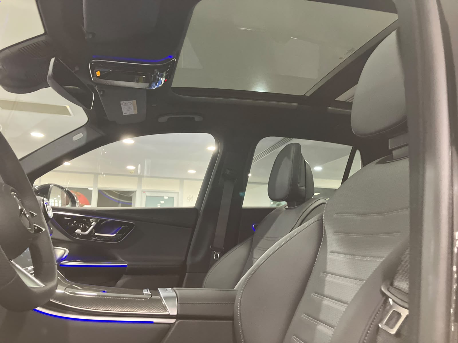 Mercedes-Benz GLC 300 e Hybrid EQ 4Matic AMG Line + — photo 27