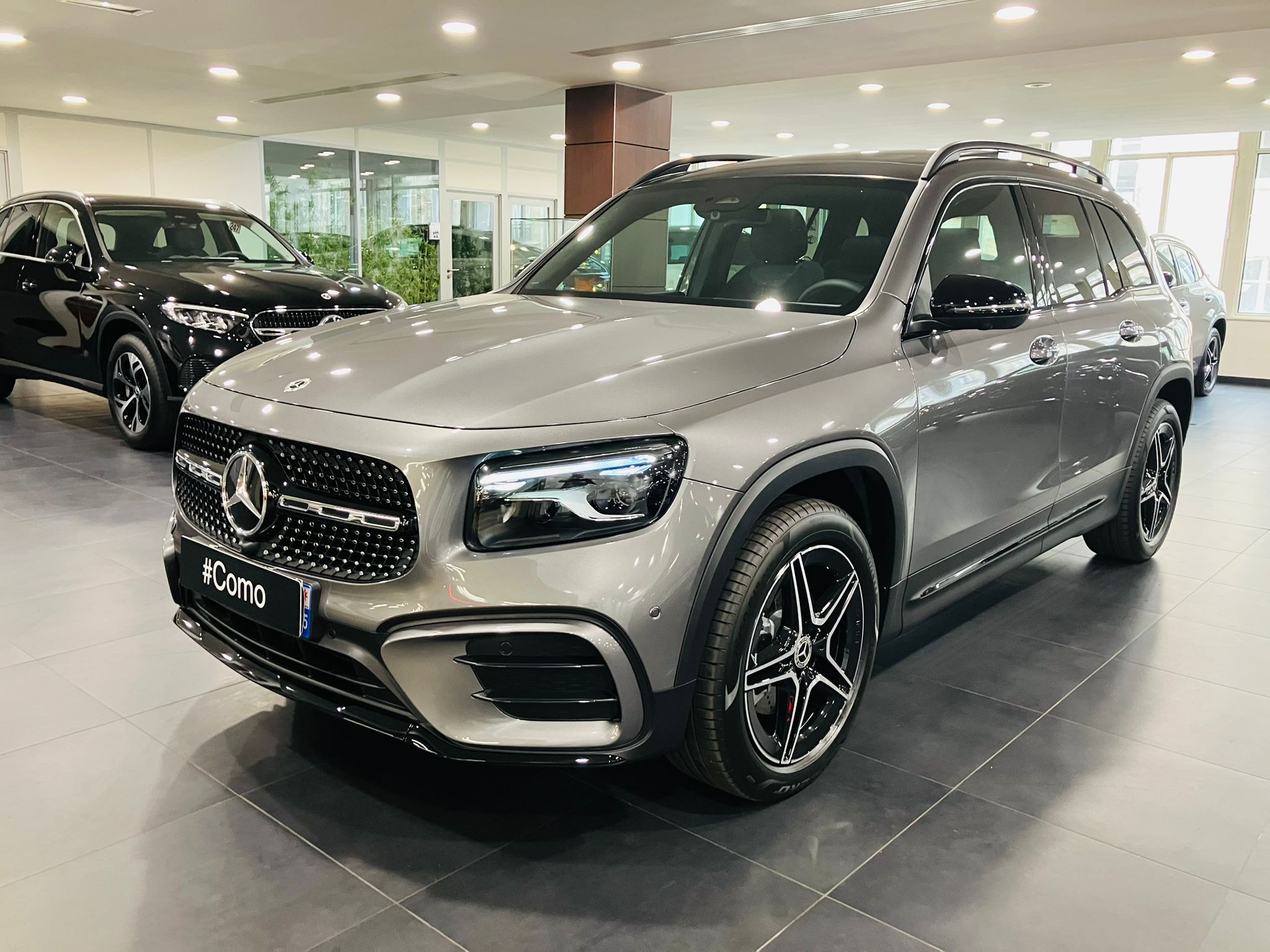 Mercedes-Benz GLB 200 7G-DCT AMG Line — 3/4 avant gauche