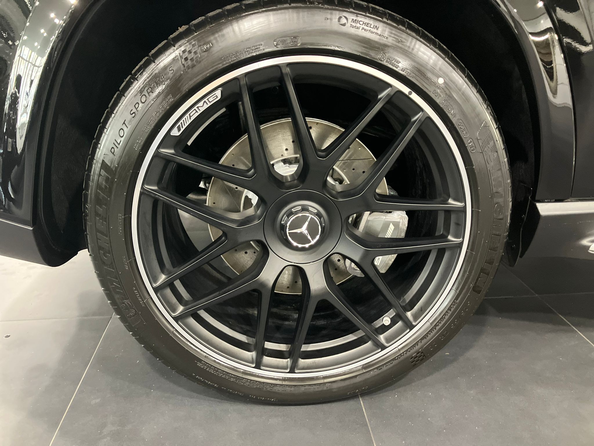 Mercedes-Benz GLE 53 Hybride AMG 9G-SPEEDSHIFT AMG 4Matic+ — Jante arrière droite