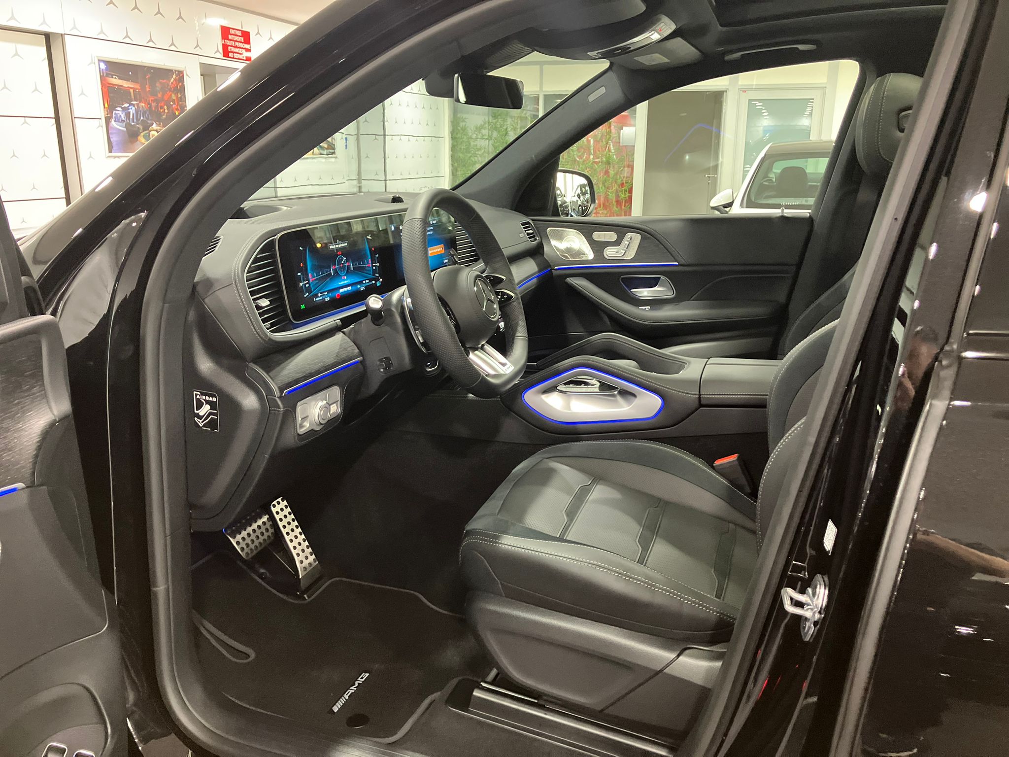 Mercedes-Benz GLE 53 Hybride AMG 9G-SPEEDSHIFT AMG 4Matic+ — Intérieur conducteur
