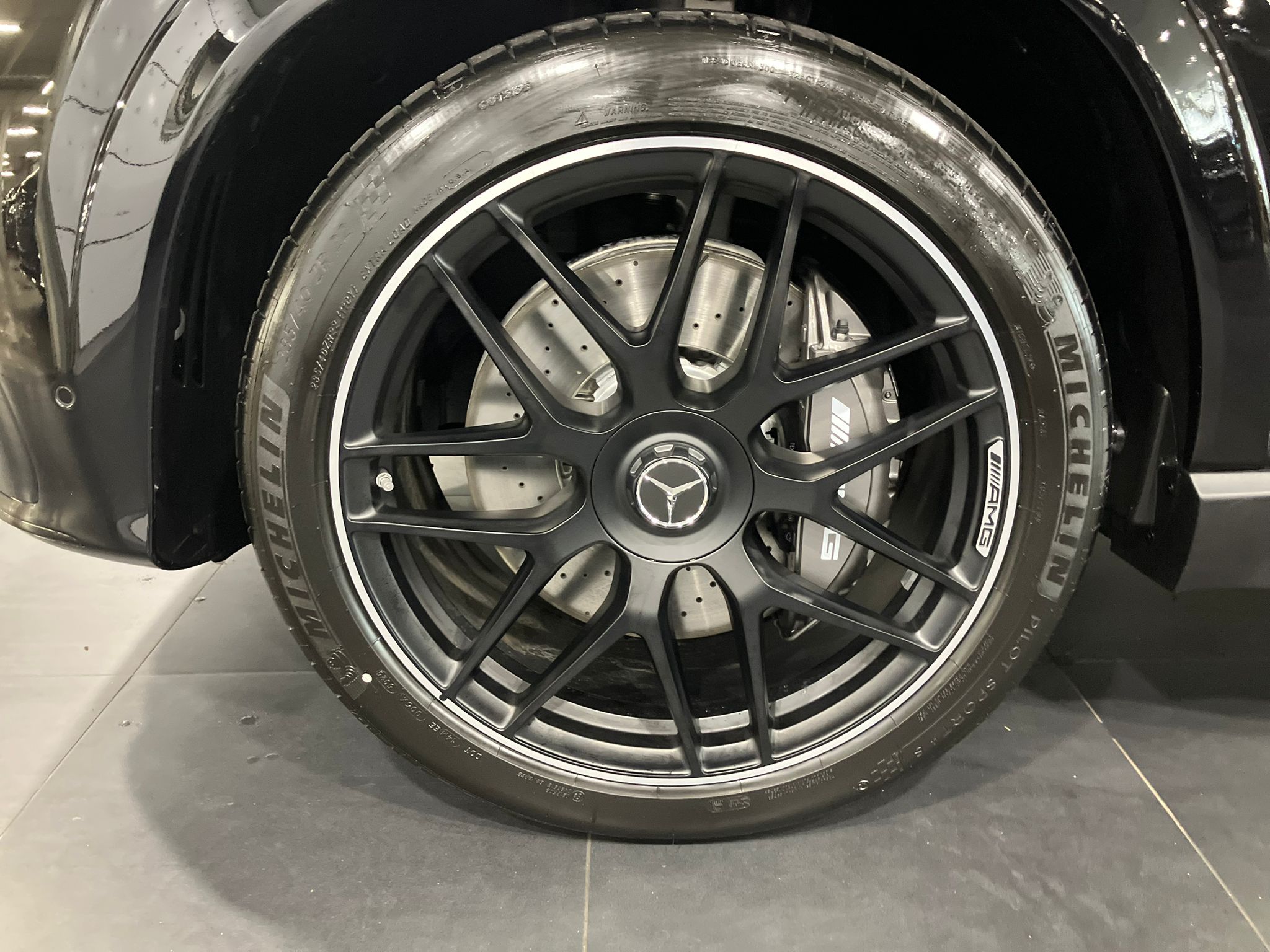 Mercedes-Benz GLE 53 Hybride AMG 9G-SPEEDSHIFT AMG 4Matic+ — Jante avant gauche