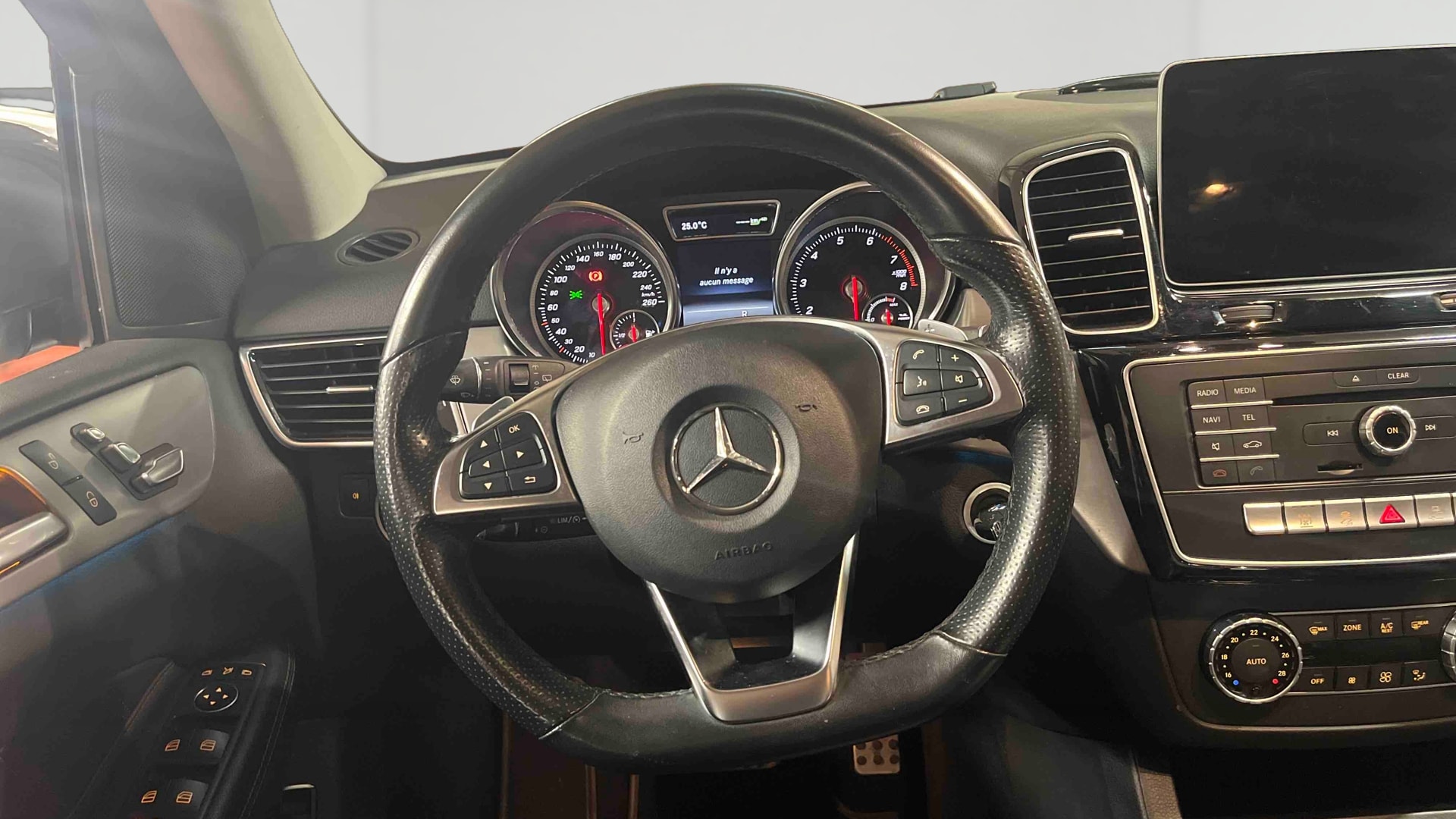 Mercedes-Benz GLE 500 e 7G-Tronic Plus 4Matic Executive — Poste de pilotage