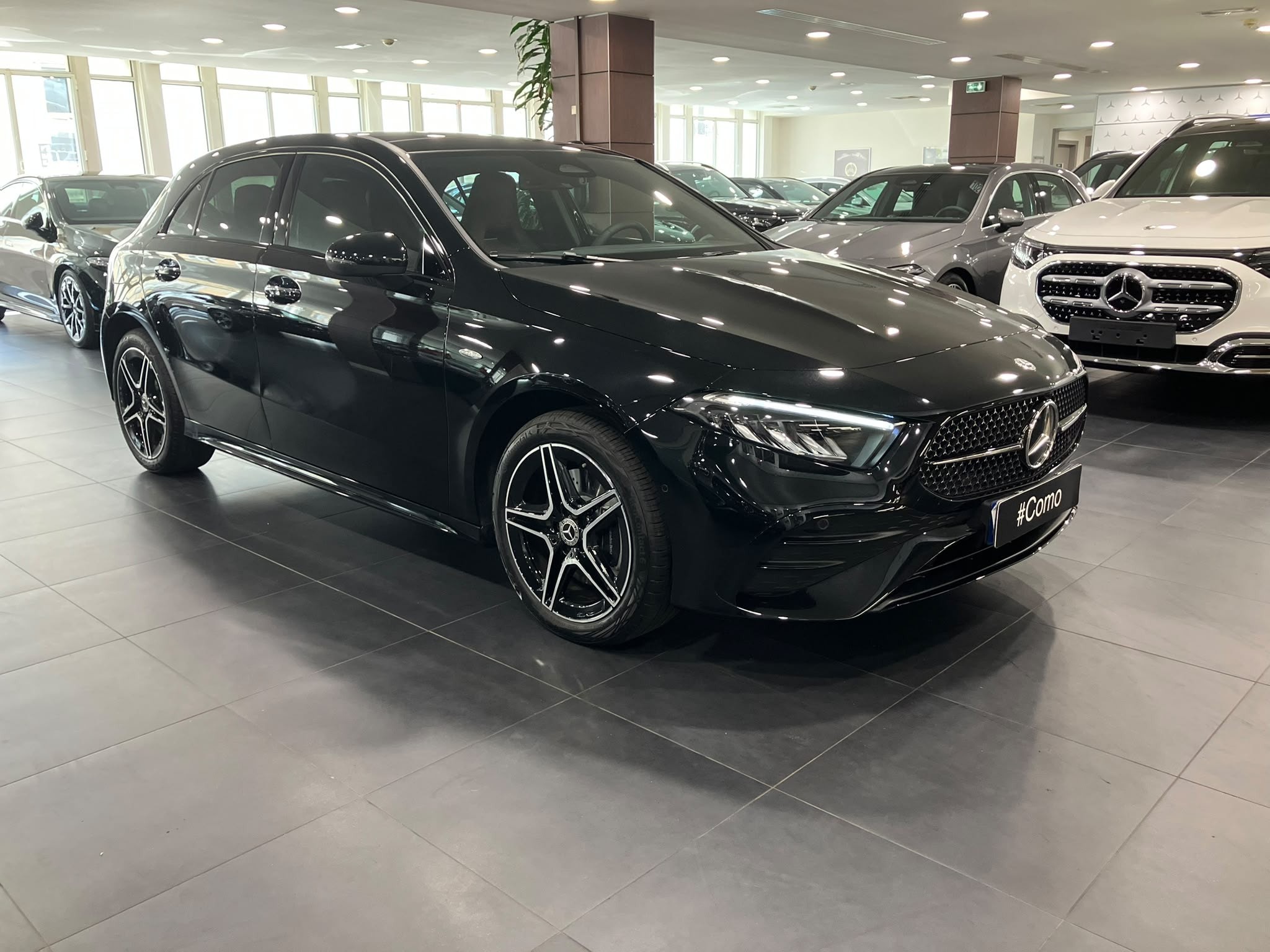 Mercedes-Benz Classe A 250 e Hybrid EQ AMG Line — 3/4 avant droit