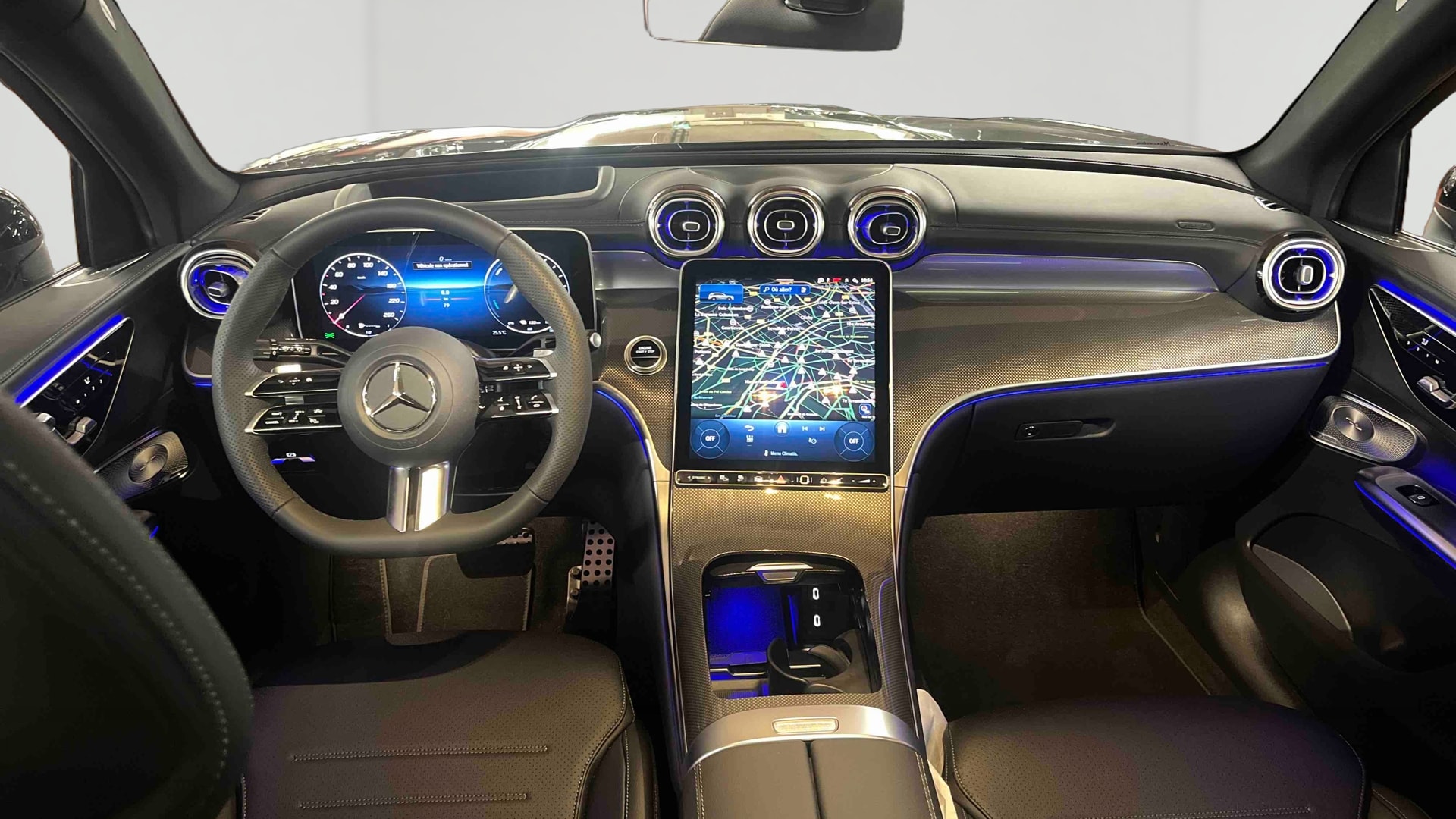 Mercedes-Benz GLC 300 e Hybrid EQ 4Matic AMG Line + — Planche de bord