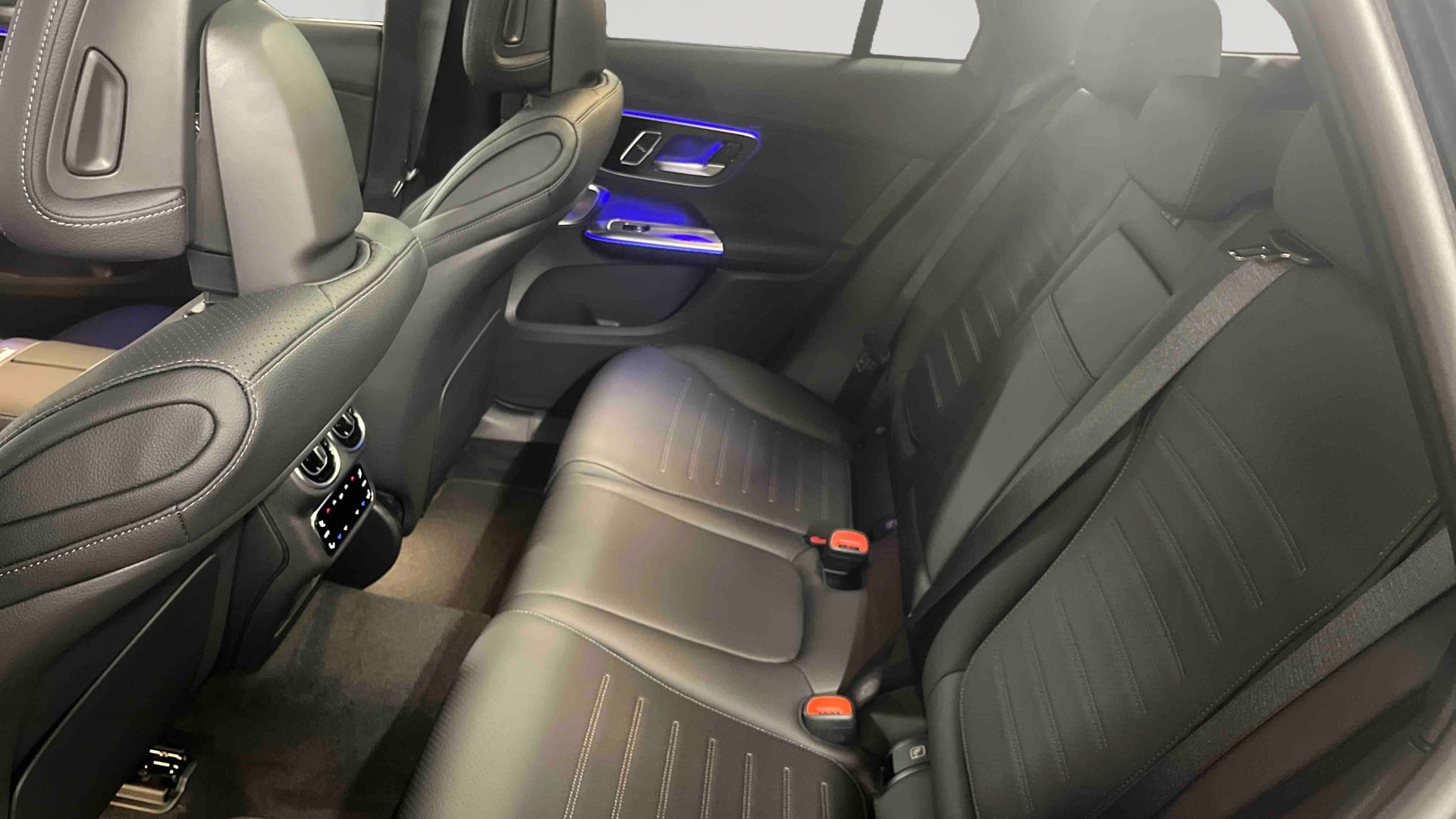 Mercedes-Benz GLC 300 e Hybrid EQ 4Matic AMG Line + — Siège arrière gauche